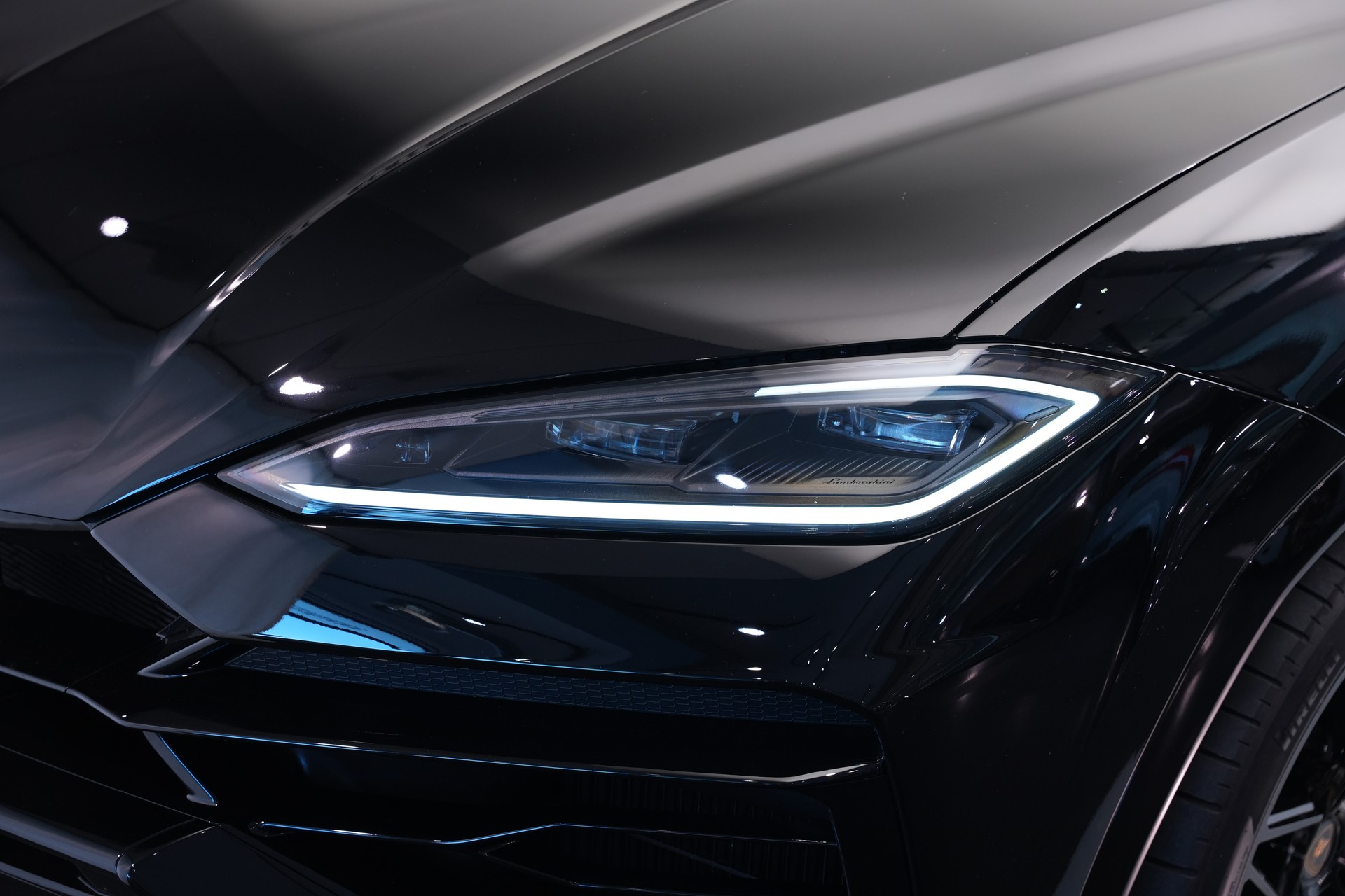 LAMBORGHINI Urus SE *CH-Fahrzeug* *Traum-Konfiguration*-image-52