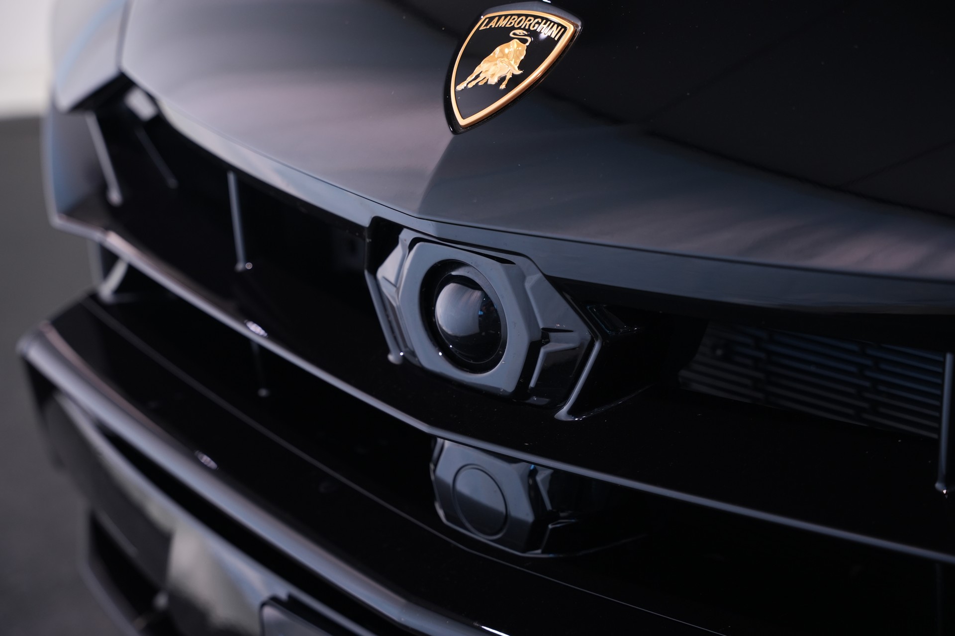 LAMBORGHINI Urus SE *CH-Fahrzeug* *Traum-Konfiguration*-image-53