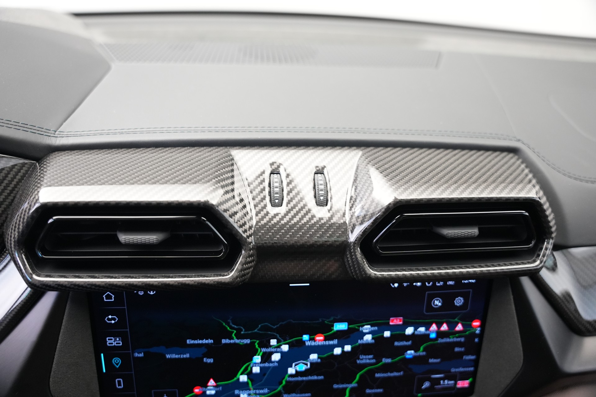LAMBORGHINI Urus SE *CH-Fahrzeug* *Traum-Konfiguration*-image-30