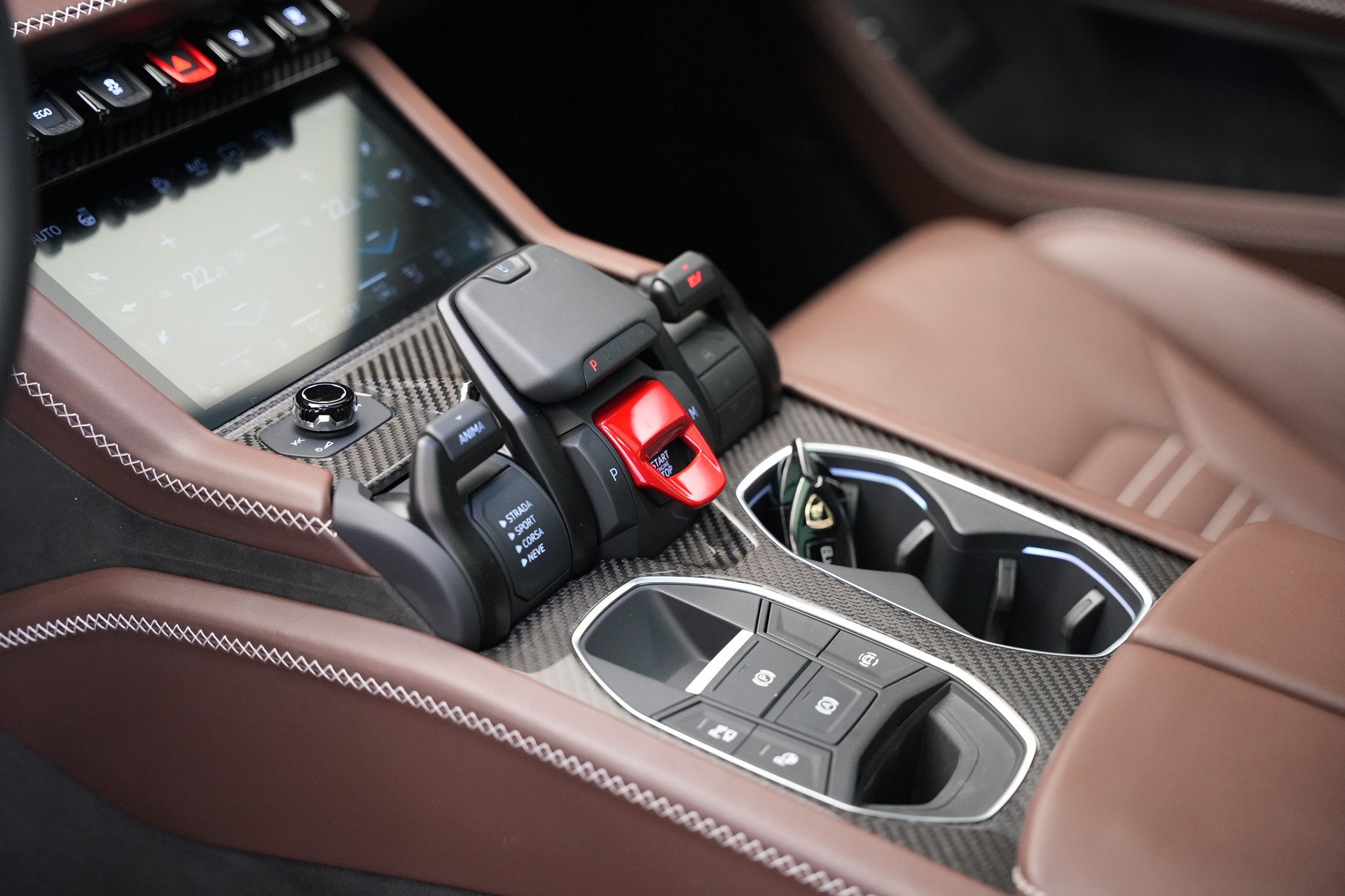 LAMBORGHINI Urus SE *CH-Fahrzeug* *Traum-Konfiguration*-image-25