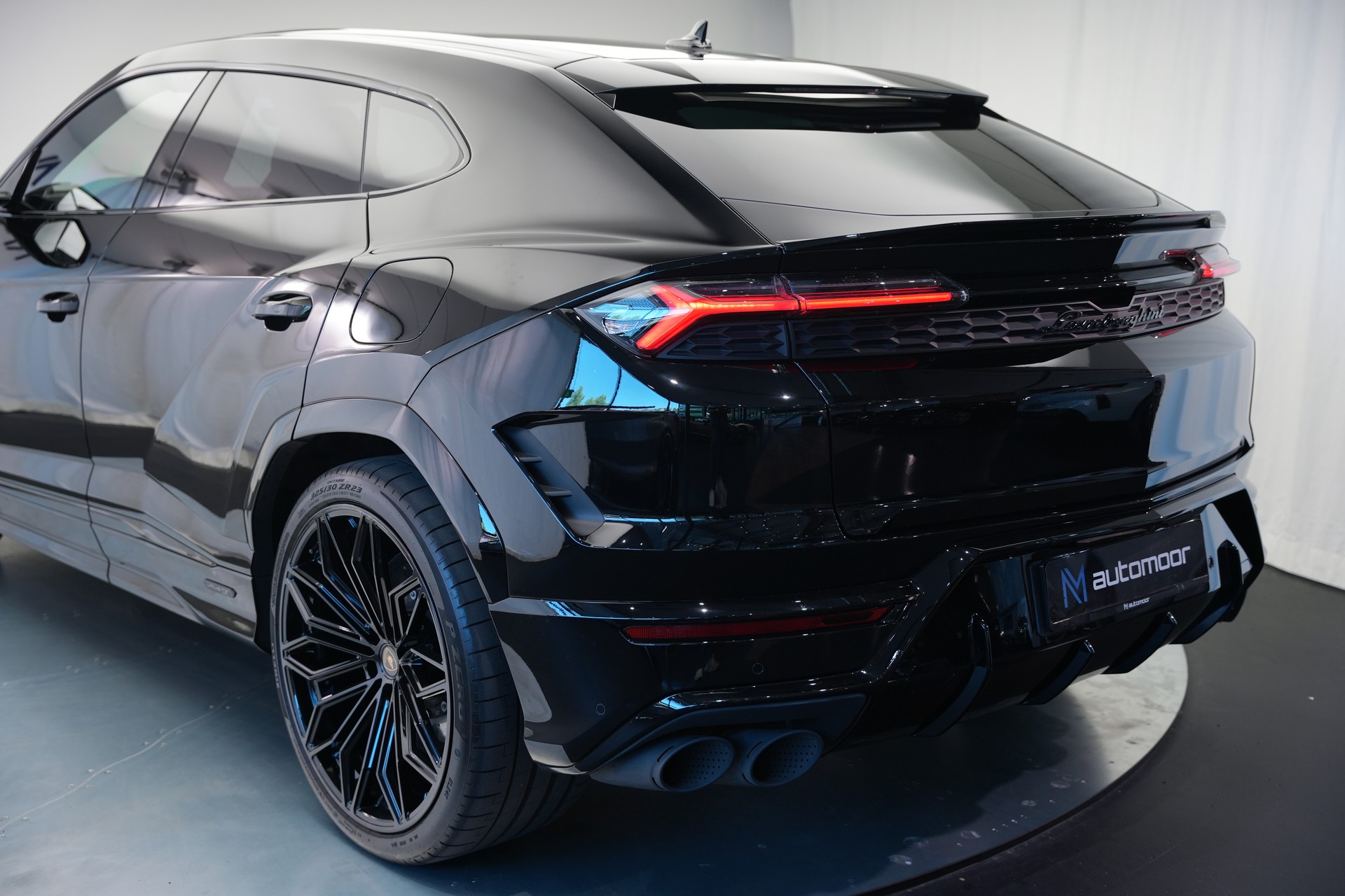 LAMBORGHINI Urus SE *CH-Fahrzeug* *Traum-Konfiguration*-image-48