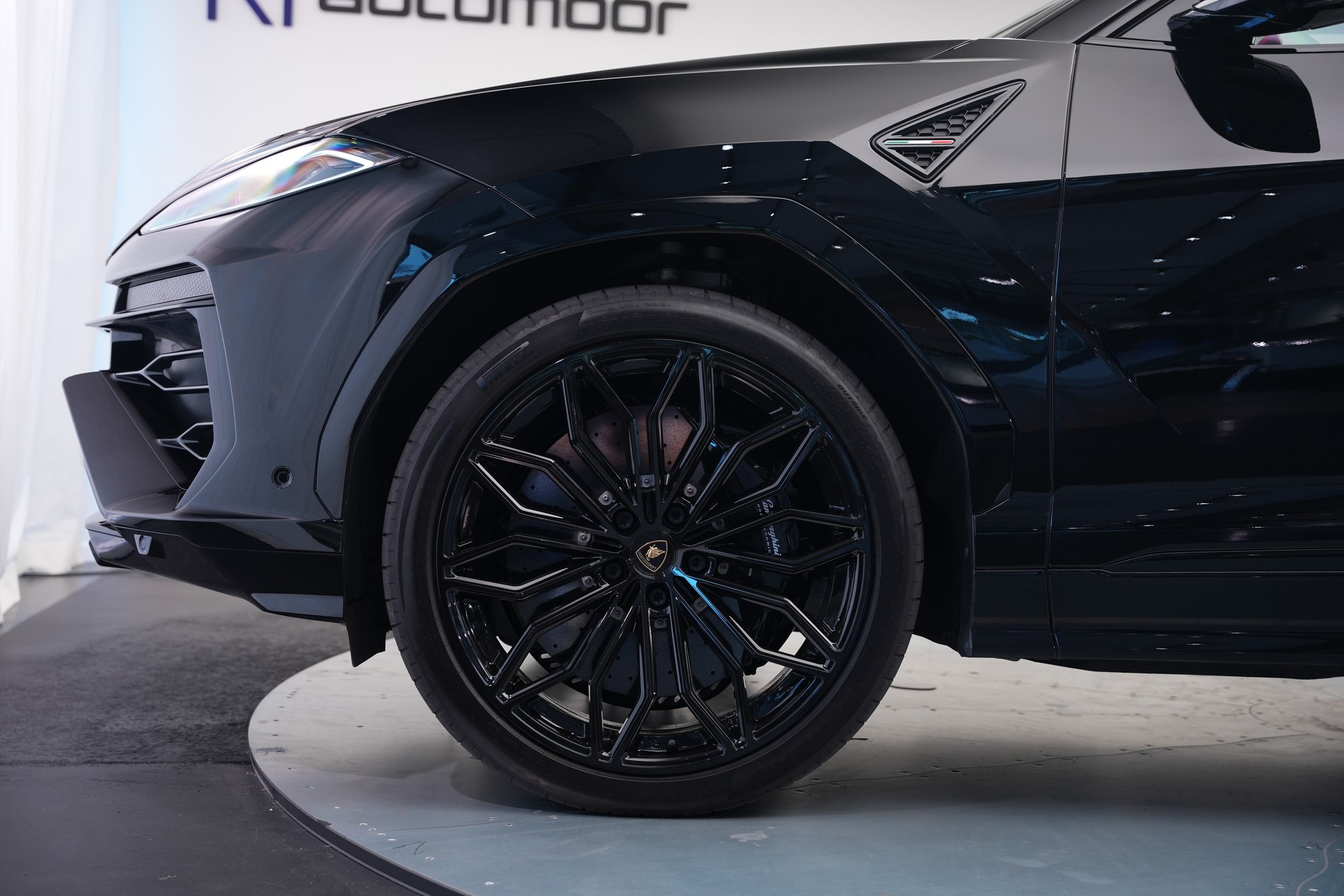 LAMBORGHINI Urus SE *CH-Fahrzeug* *Traum-Konfiguration*-image-51