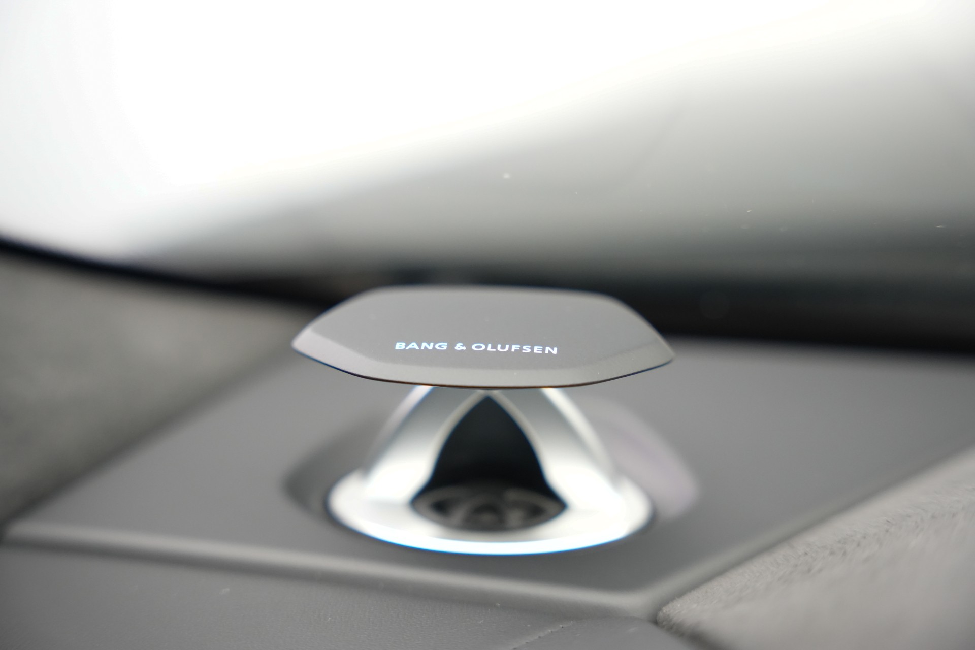 LAMBORGHINI Urus SE *CH-Fahrzeug* *Traum-Konfiguration*-image-31