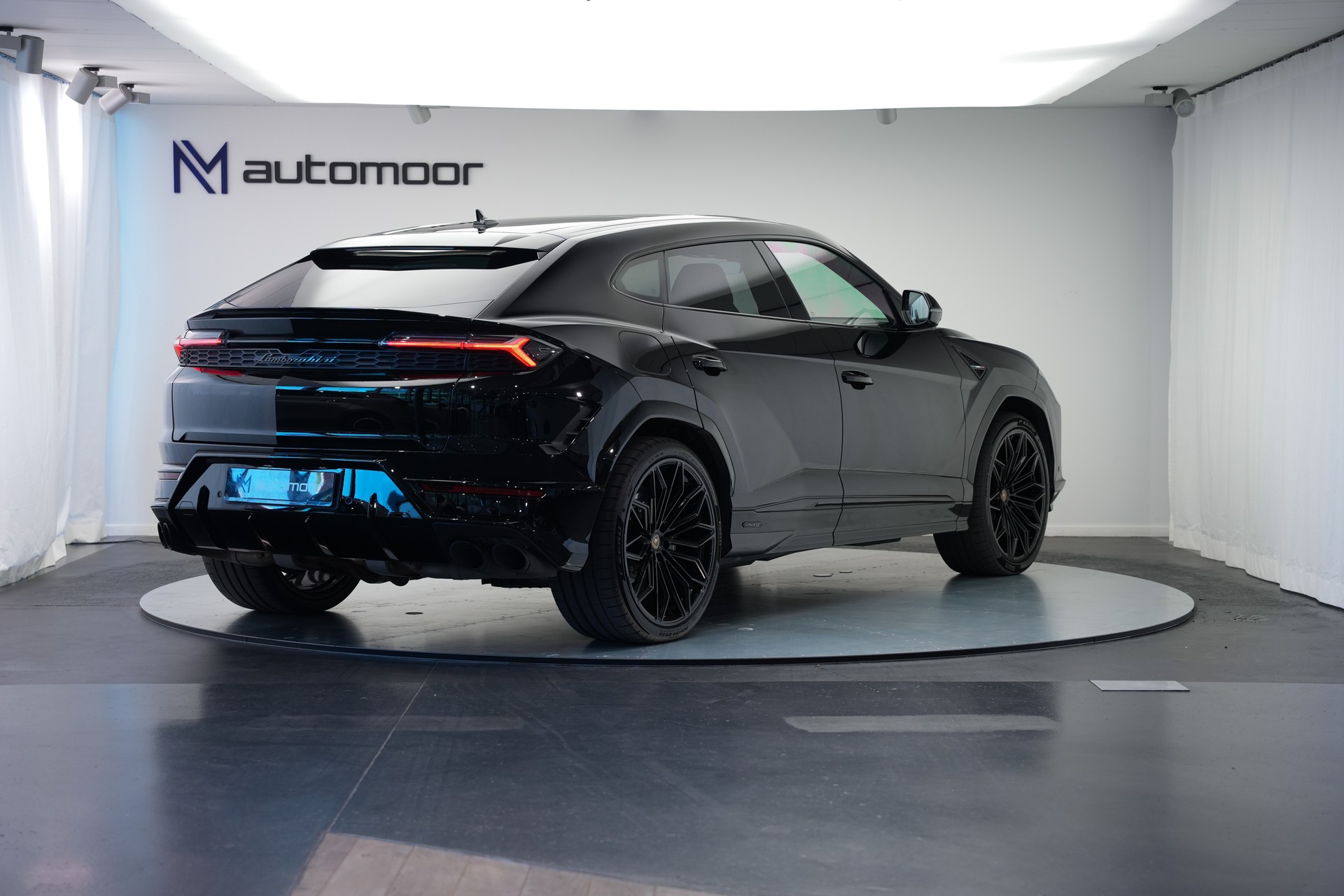LAMBORGHINI Urus SE *CH-Fahrzeug* *Traum-Konfiguration*-image-4