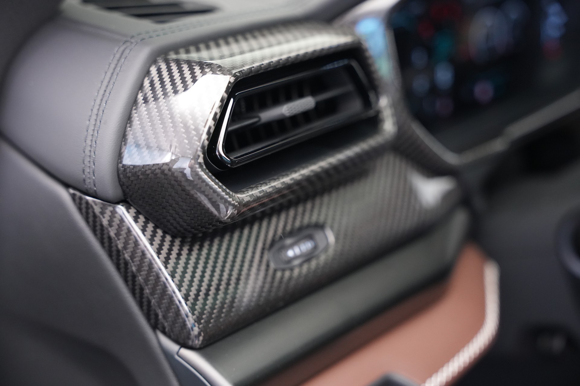 LAMBORGHINI Urus SE *CH-Fahrzeug* *Traum-Konfiguration*-image-26