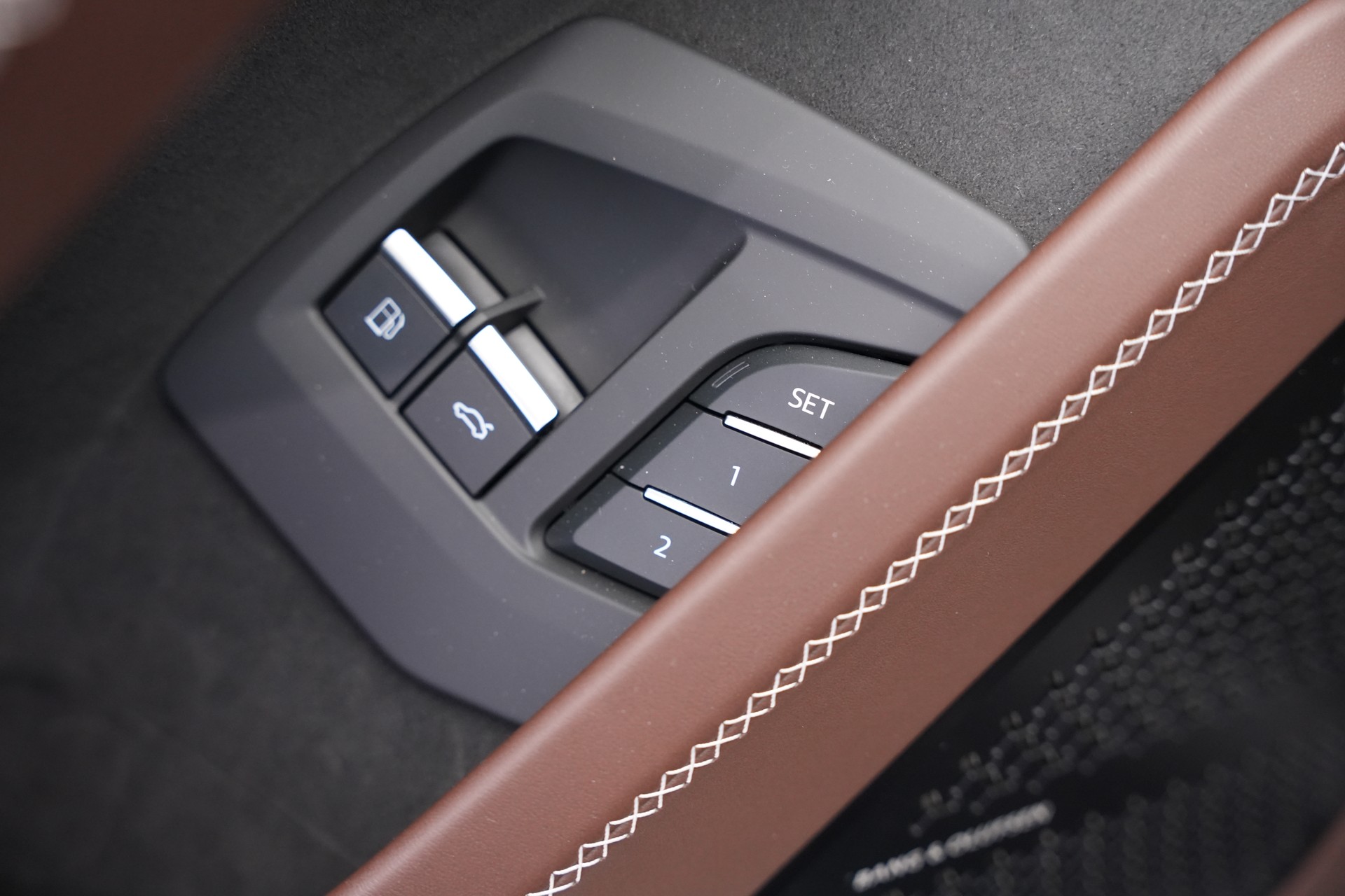 LAMBORGHINI Urus SE *CH-Fahrzeug* *Traum-Konfiguration*-image-19