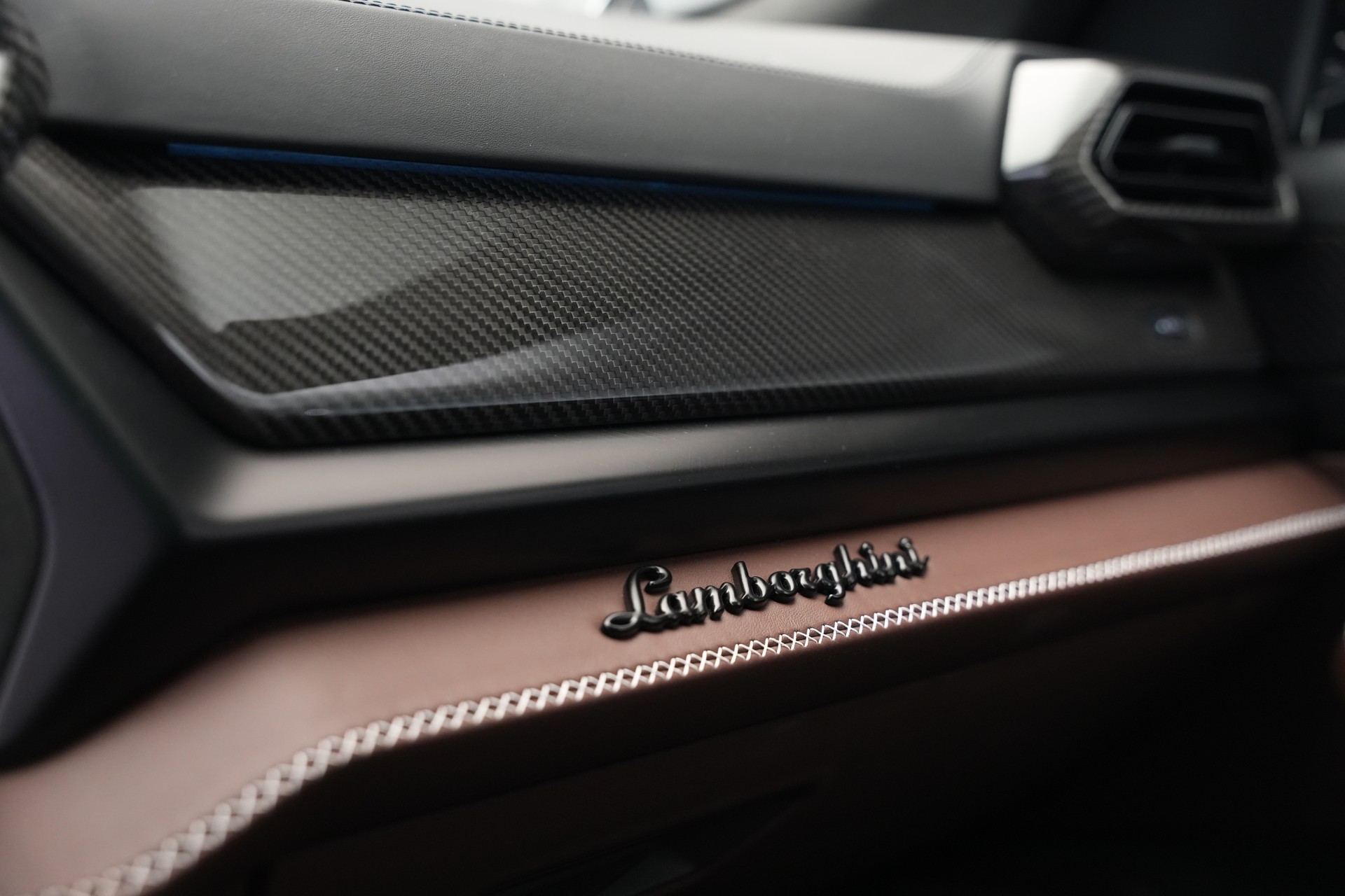LAMBORGHINI Urus SE *CH-Fahrzeug* *Traum-Konfiguration*-image-42