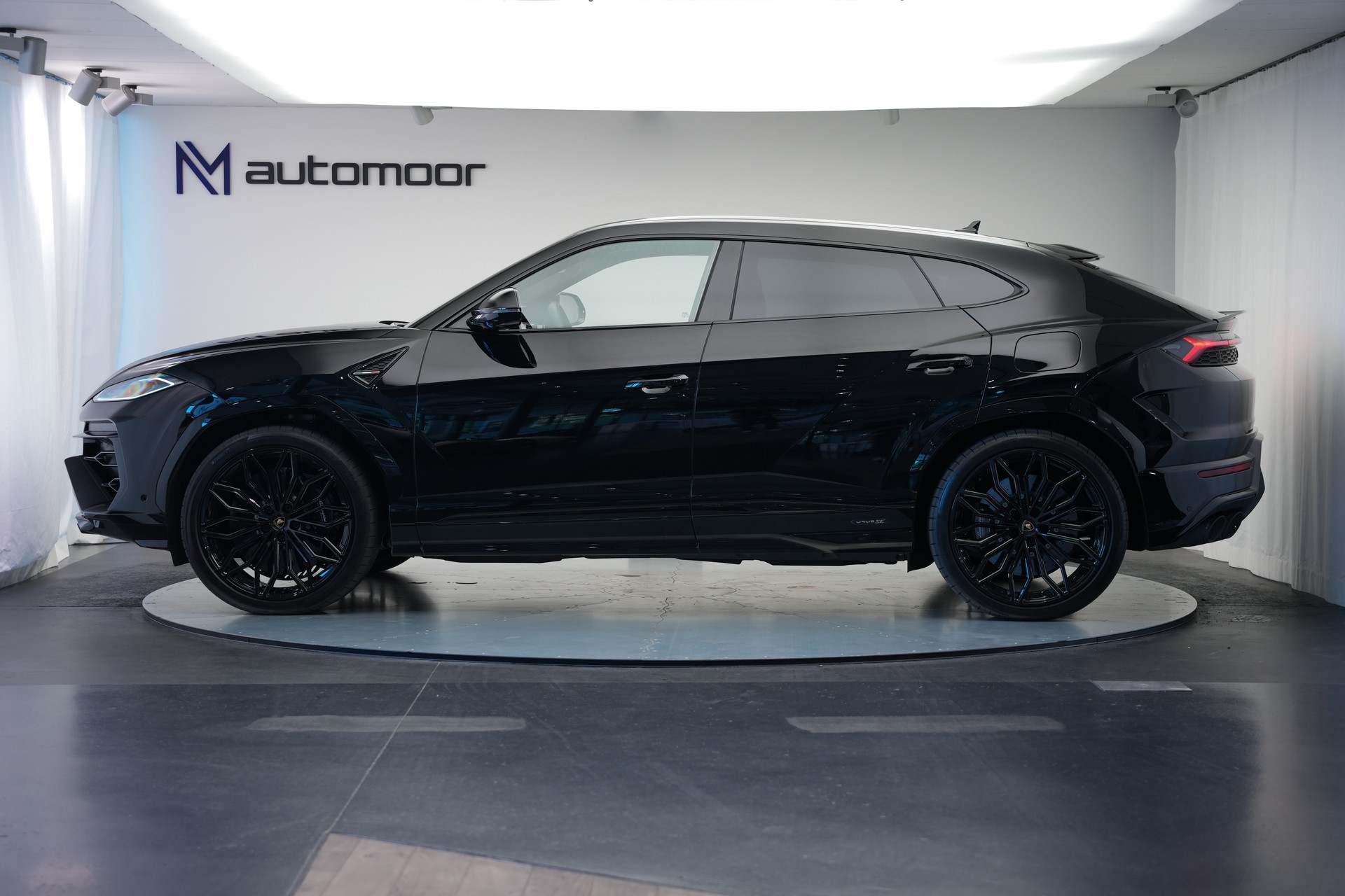 LAMBORGHINI Urus SE *CH-Fahrzeug* *Traum-Konfiguration*-image-7