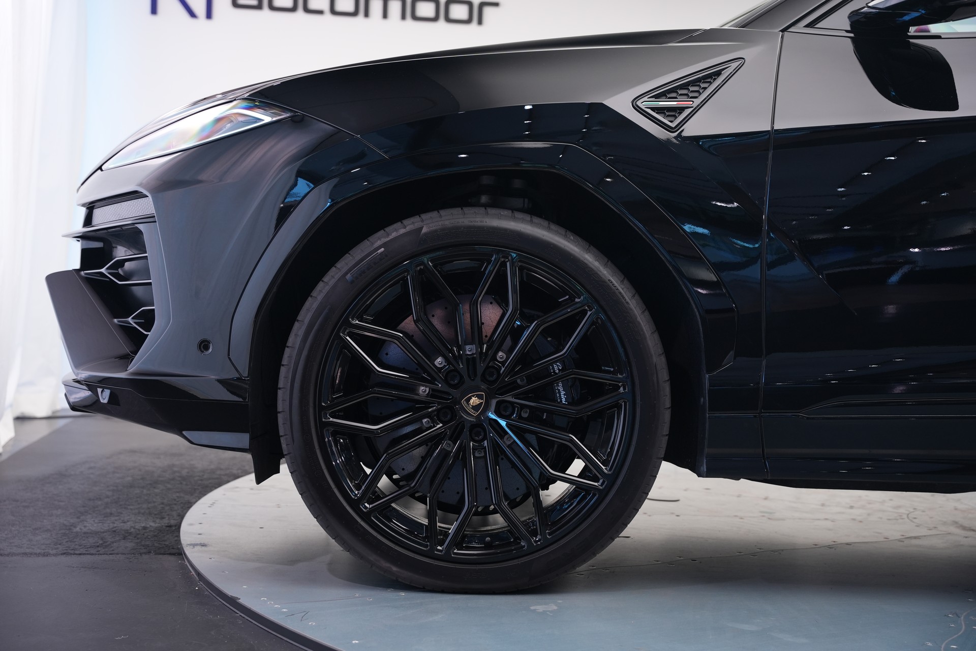 LAMBORGHINI Urus SE *CH-Fahrzeug* *Traum-Konfiguration*-image-51