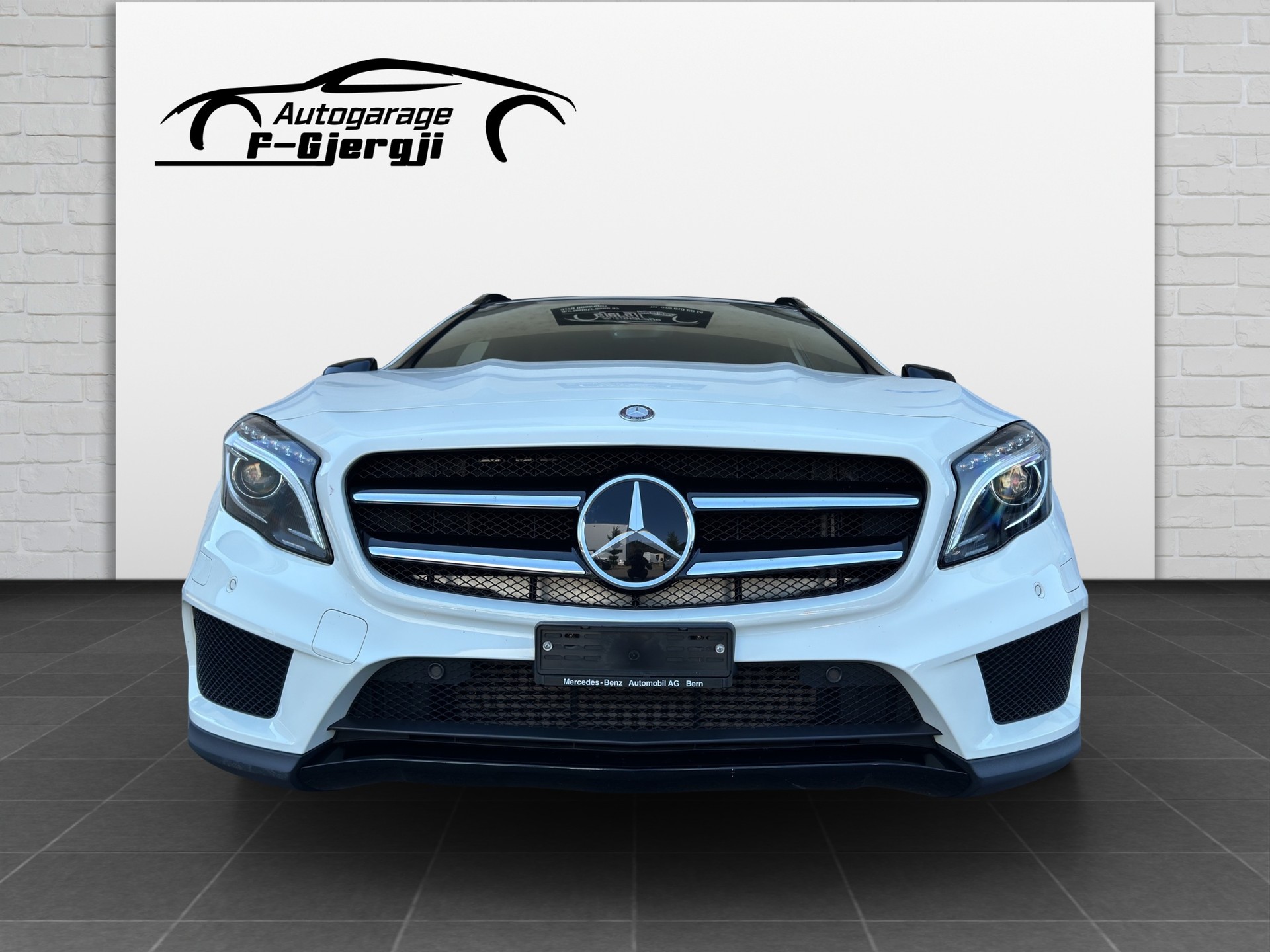 MERCEDES-BENZ GLA 250 AMG Line 4Matic 7G-DCT-showroom-element-2