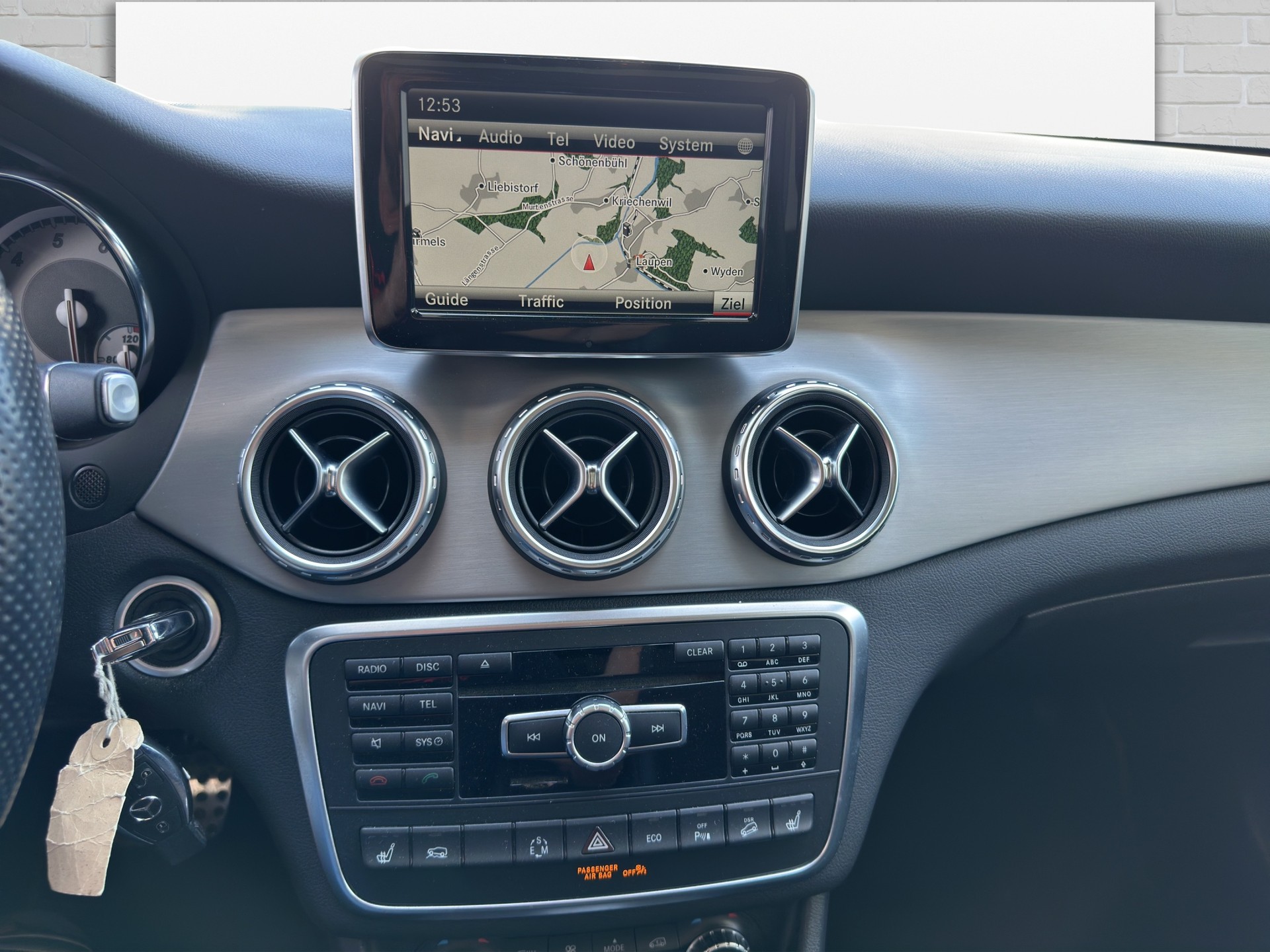 MERCEDES-BENZ GLA 250 AMG Line 4Matic 7G-DCT-image-13