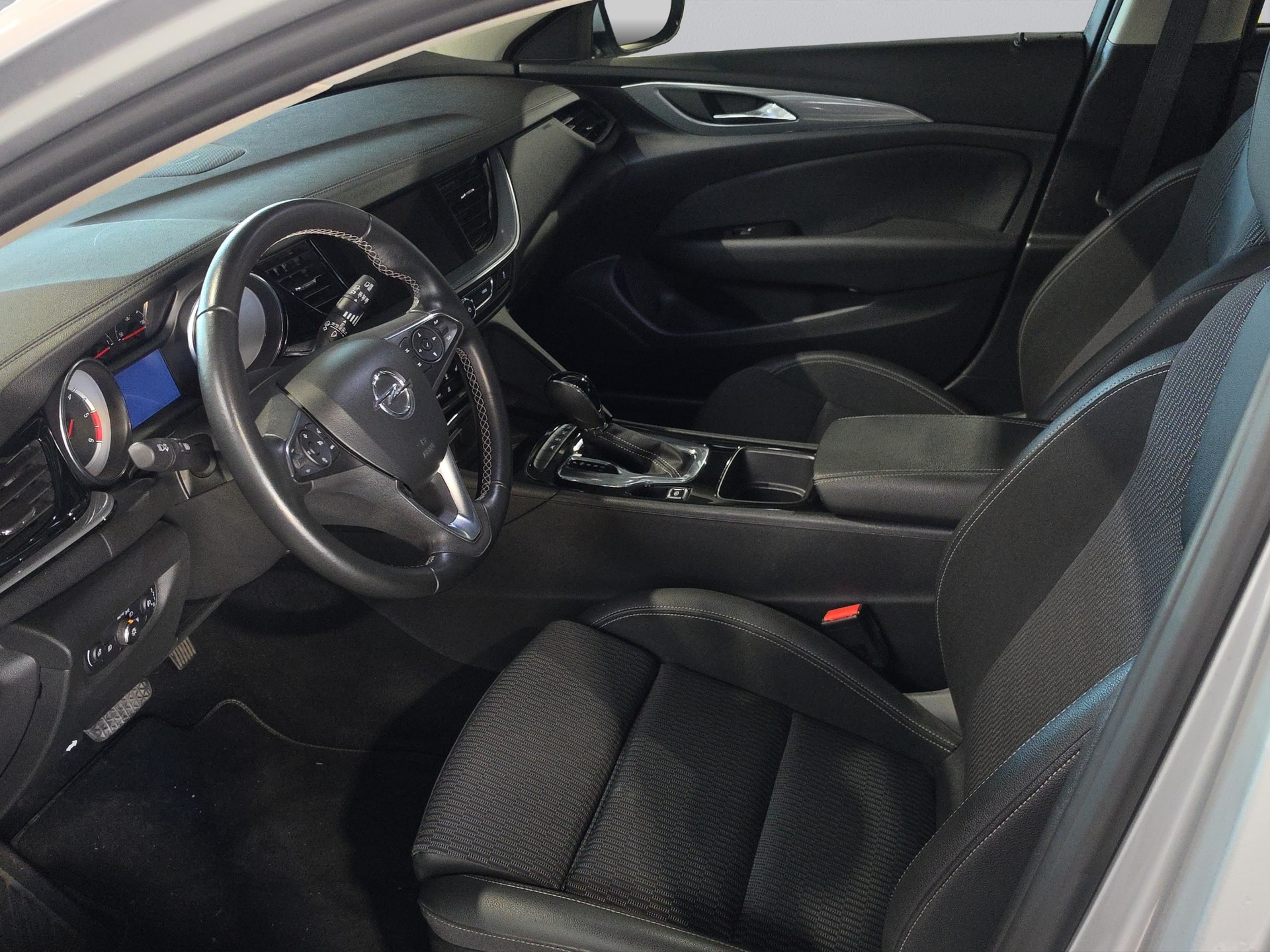 OPEL Insignia 1.6 CDTI Sports Tourer Edition Automatic-image-9
