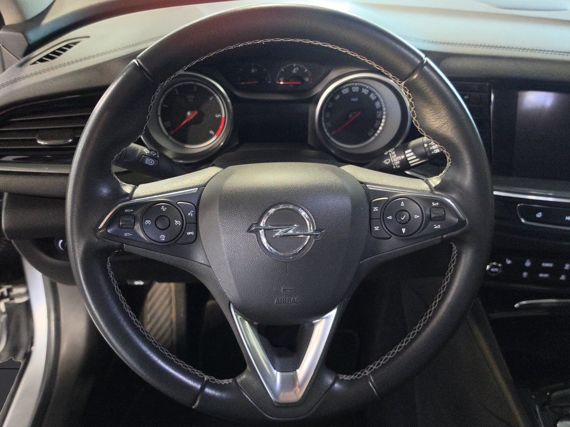 OPEL Insignia 1.6 CDTI Sports Tourer Edition Automatic-image-10