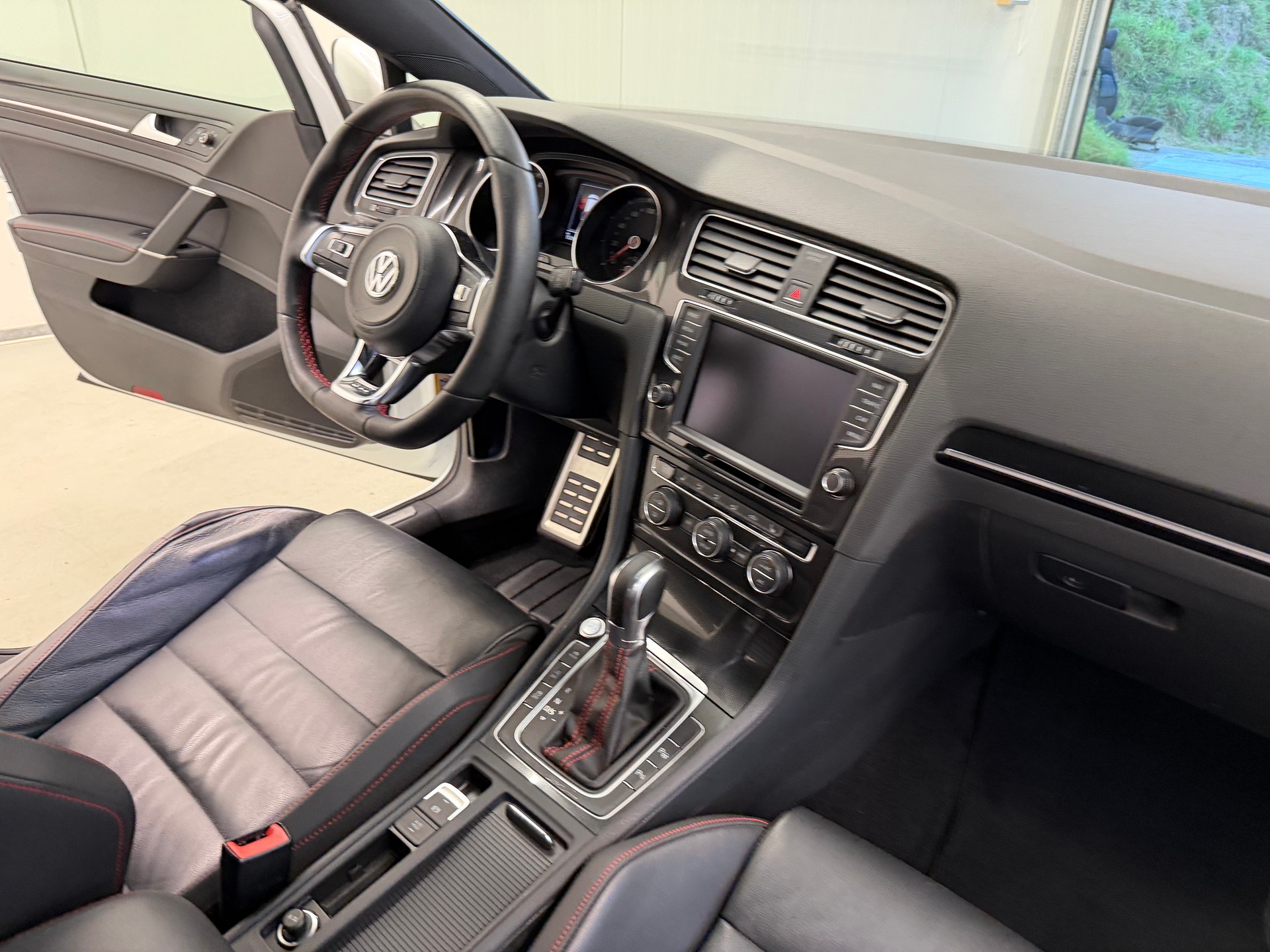 VW Golf 2.0 TSI GTI Performance DSG-image-21