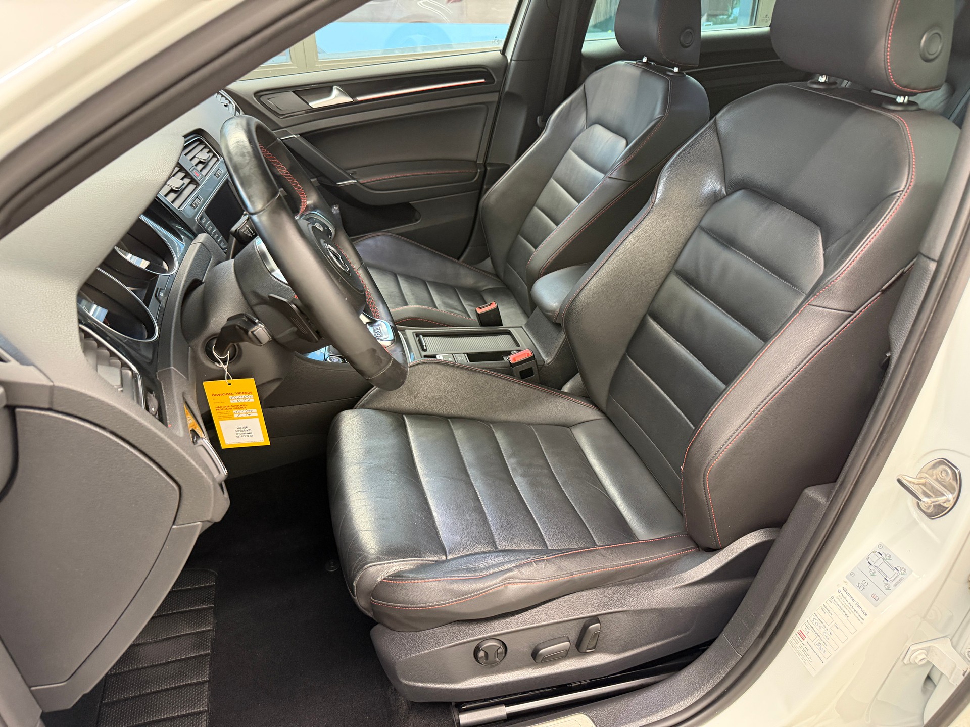 VW Golf 2.0 TSI GTI Performance DSG-image-13