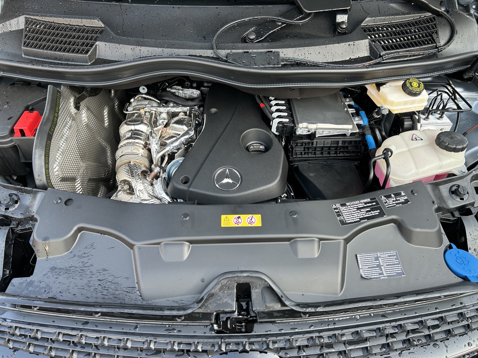MERCEDES-BENZ V 250 d lang 4Matic Style 9G-Tronic-image-11