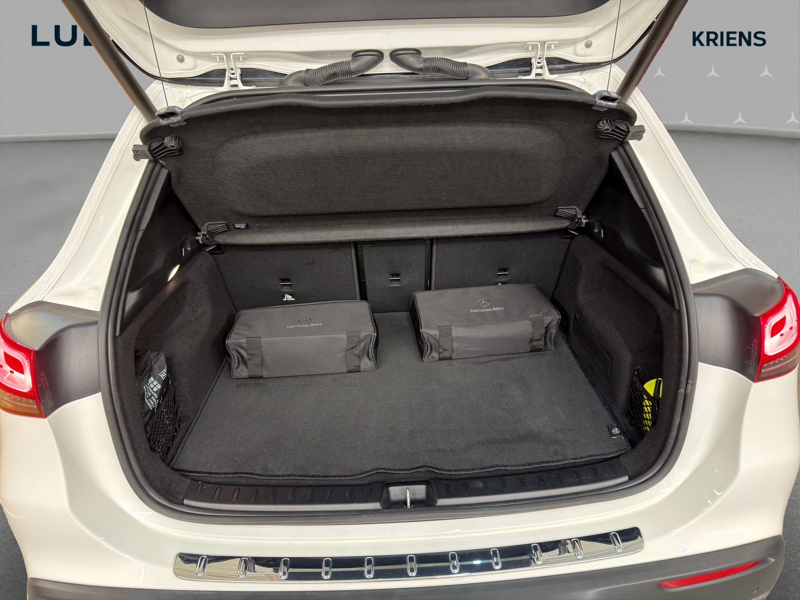 MERCEDES-BENZ EQA 250 / DISTRONIC / Rückfahrkamera / Soundsystem-image-14