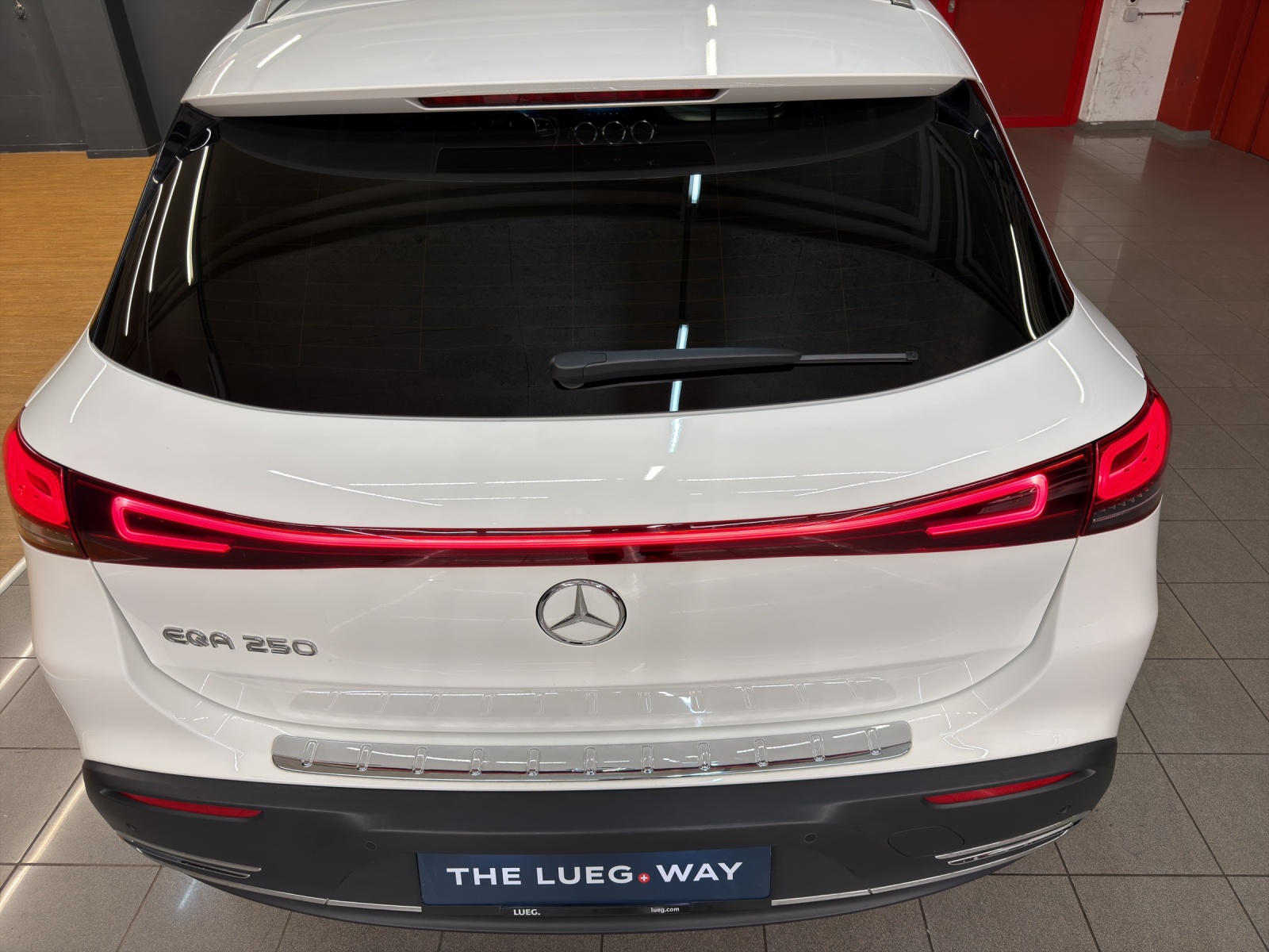 MERCEDES-BENZ EQA 250 / DISTRONIC / Rückfahrkamera / Soundsystem-image-15
