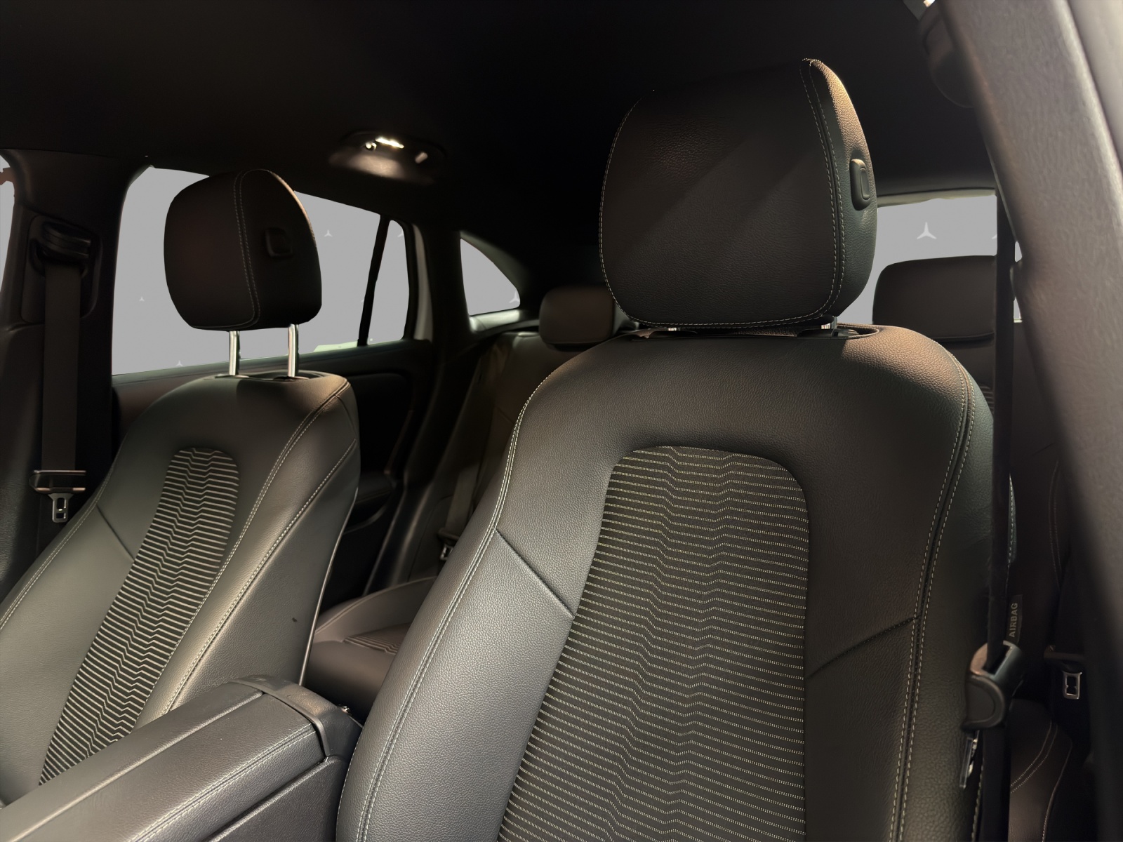 MERCEDES-BENZ EQA 250 / DISTRONIC / Rückfahrkamera / Soundsystem-image-8