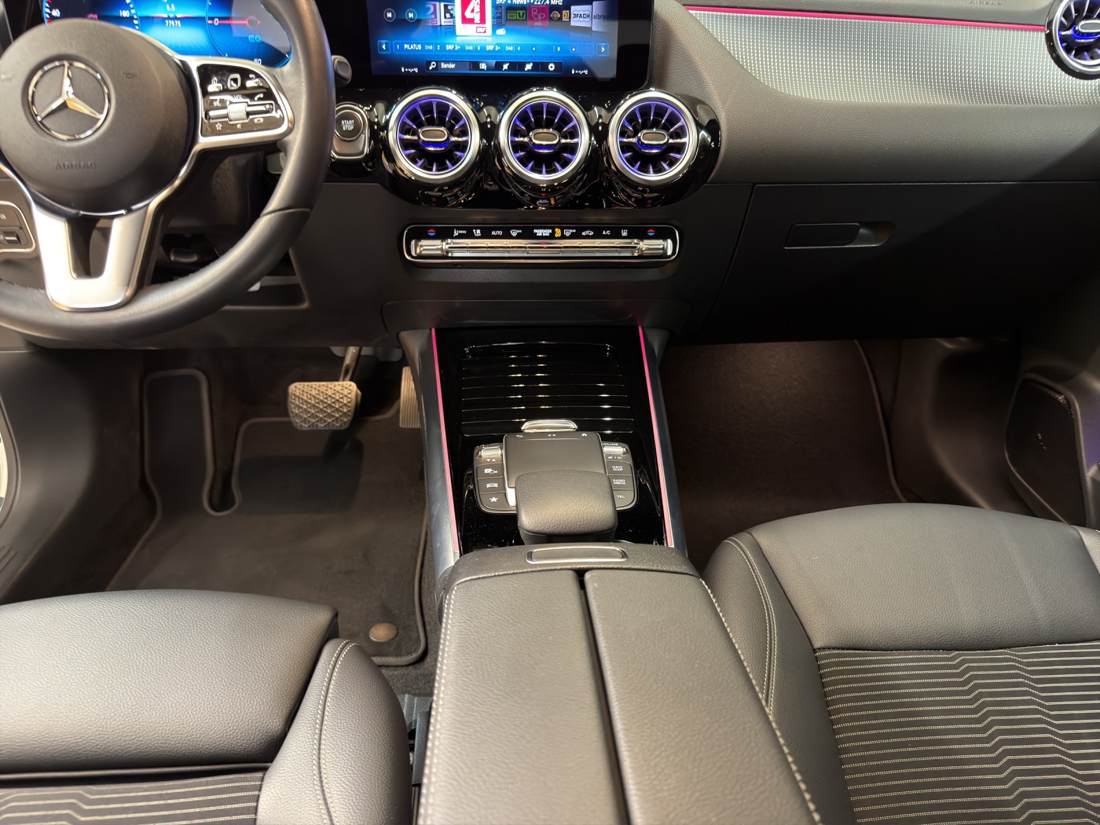 MERCEDES-BENZ EQA 250 / DISTRONIC / Rückfahrkamera / Soundsystem-image-11