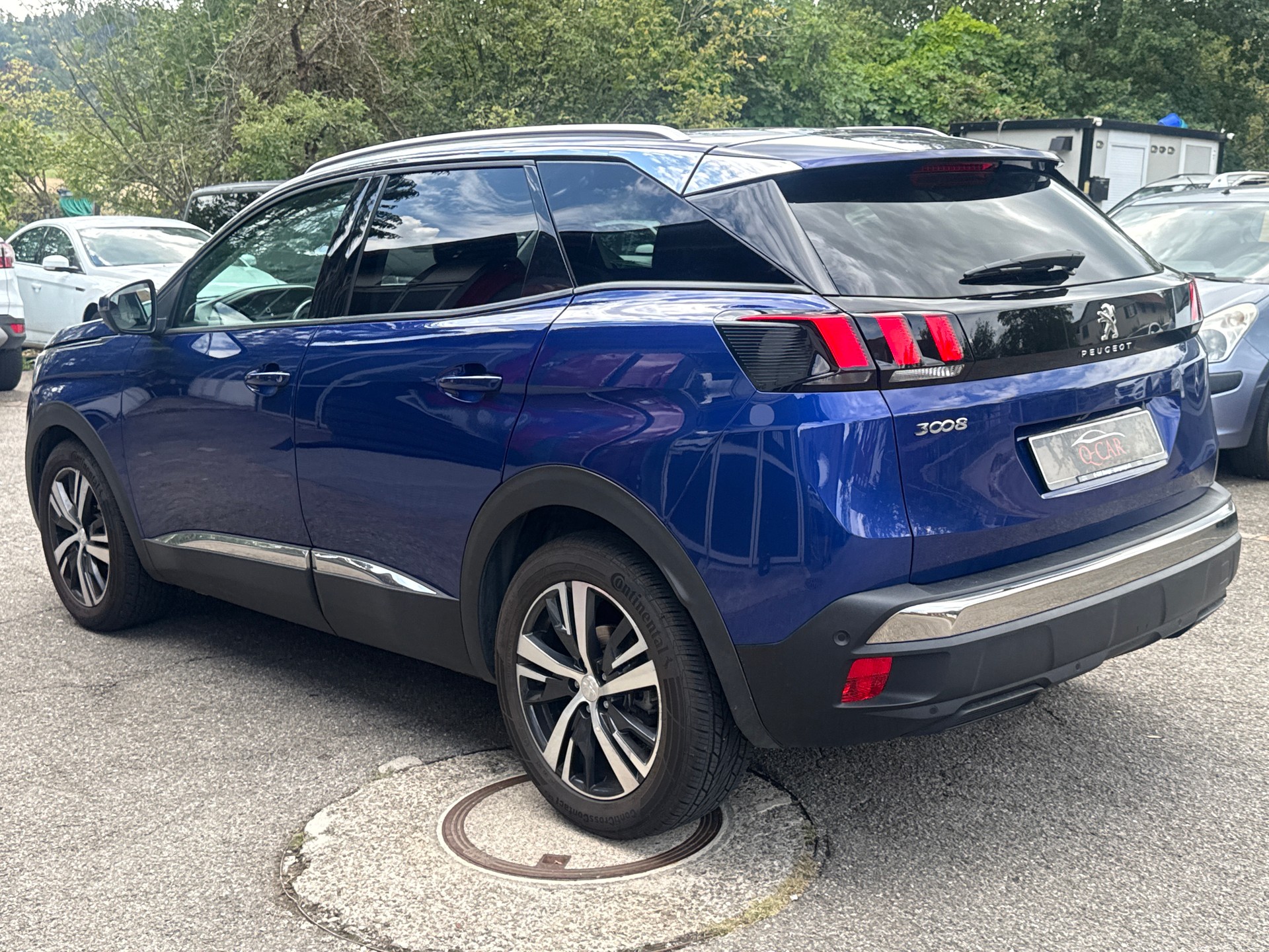 PEUGEOT 3008 1.2 PureTech Allure EAT-image-6