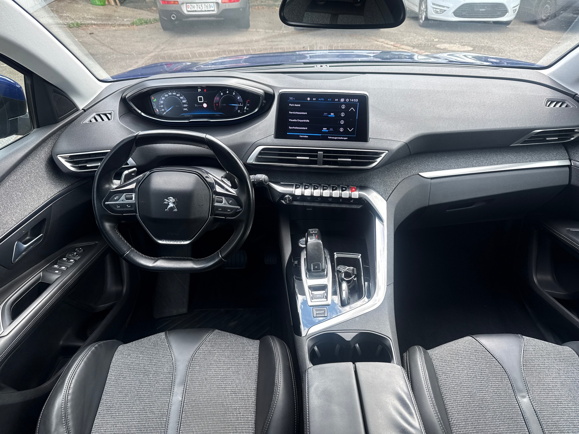 PEUGEOT 3008 1.2 PureTech Allure EAT-image-7