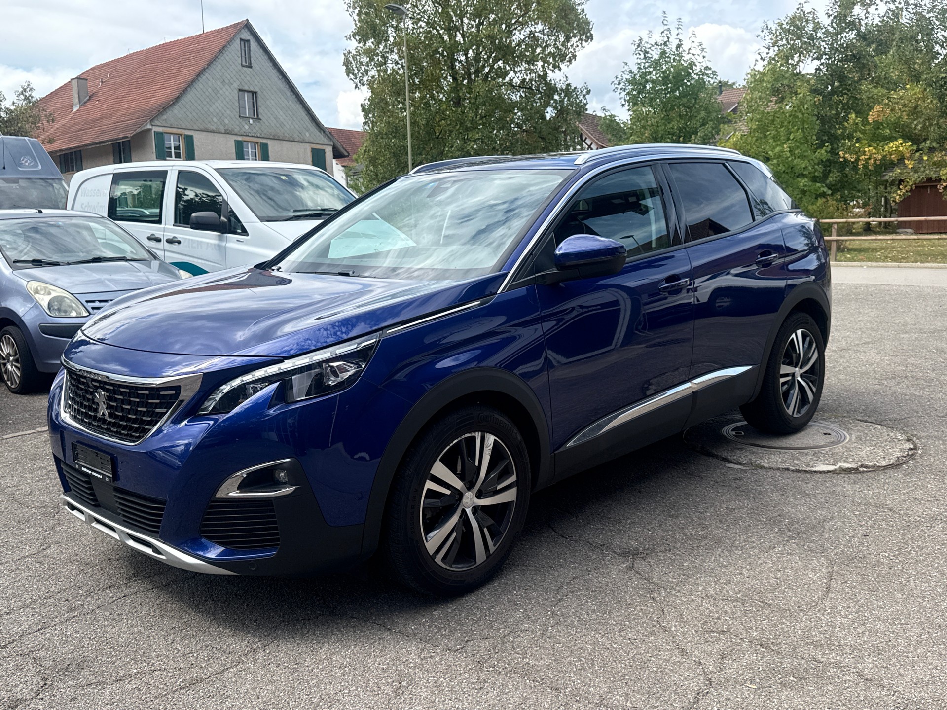 PEUGEOT 3008 1.2 PureTech Allure EAT-image-2
