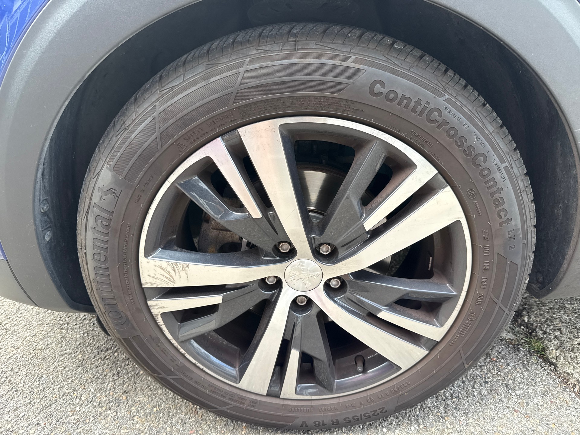 PEUGEOT 3008 1.2 PureTech Allure EAT-image-27