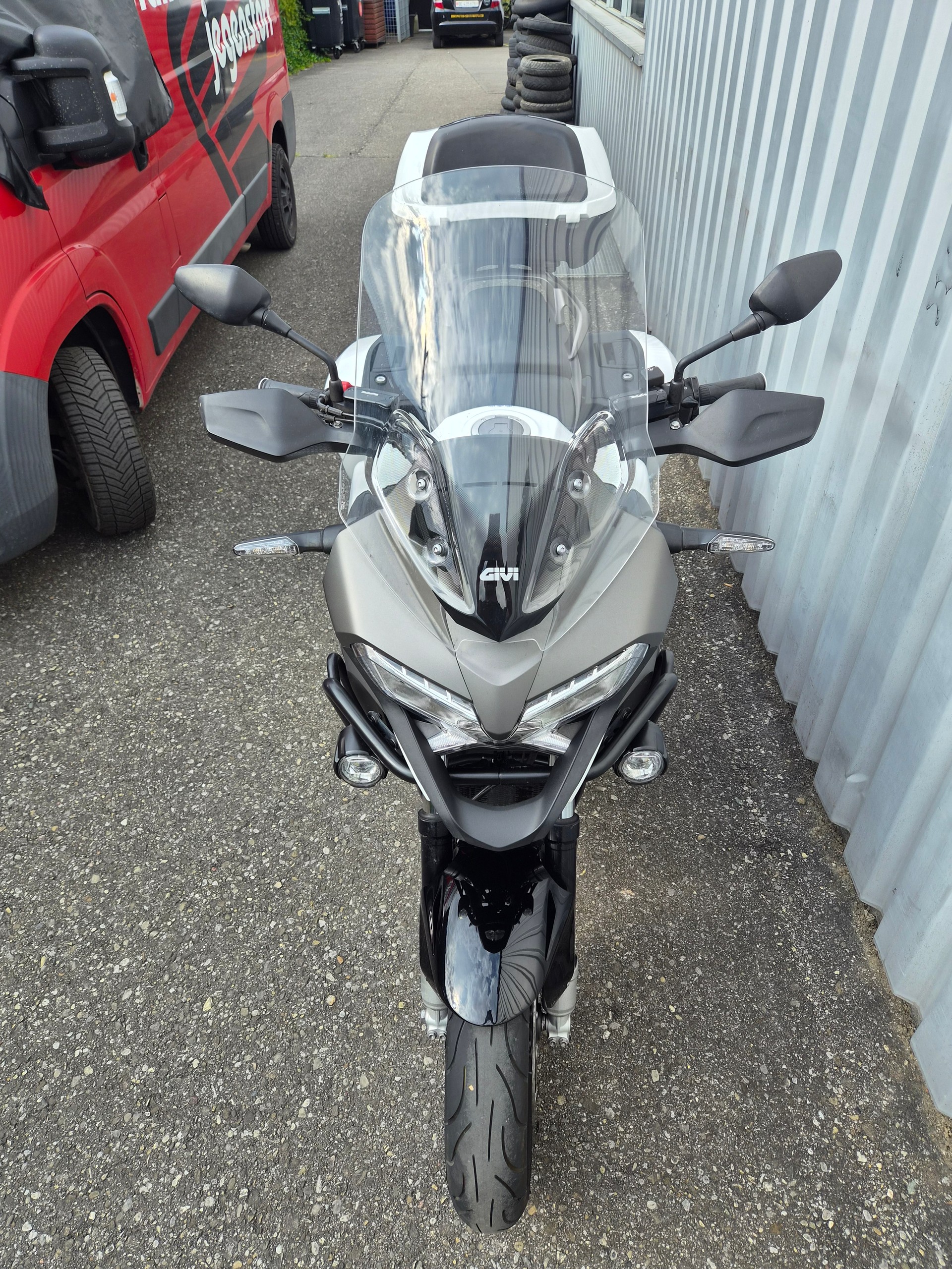 HONDA VFR 800 XA CROSSRUNNER-showroom-element-3
