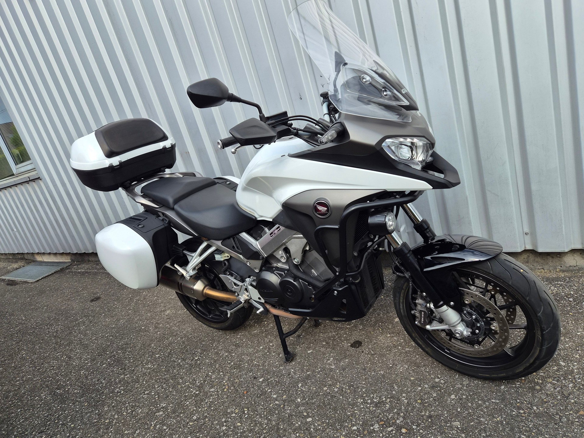 HONDA VFR 800 XA CROSSRUNNER-showroom-element-1