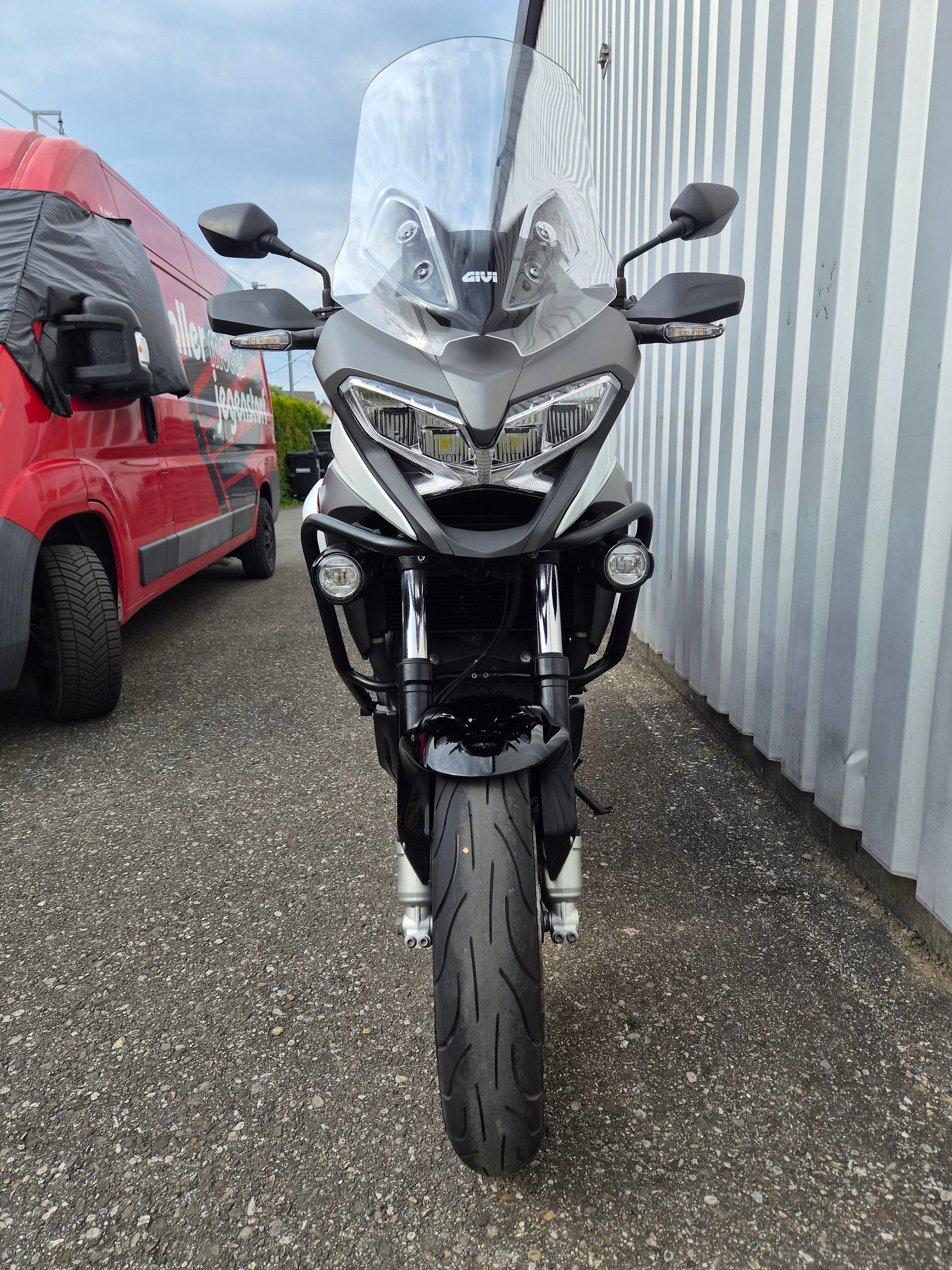 HONDA VFR 800 XA CROSSRUNNER-showroom-element-2