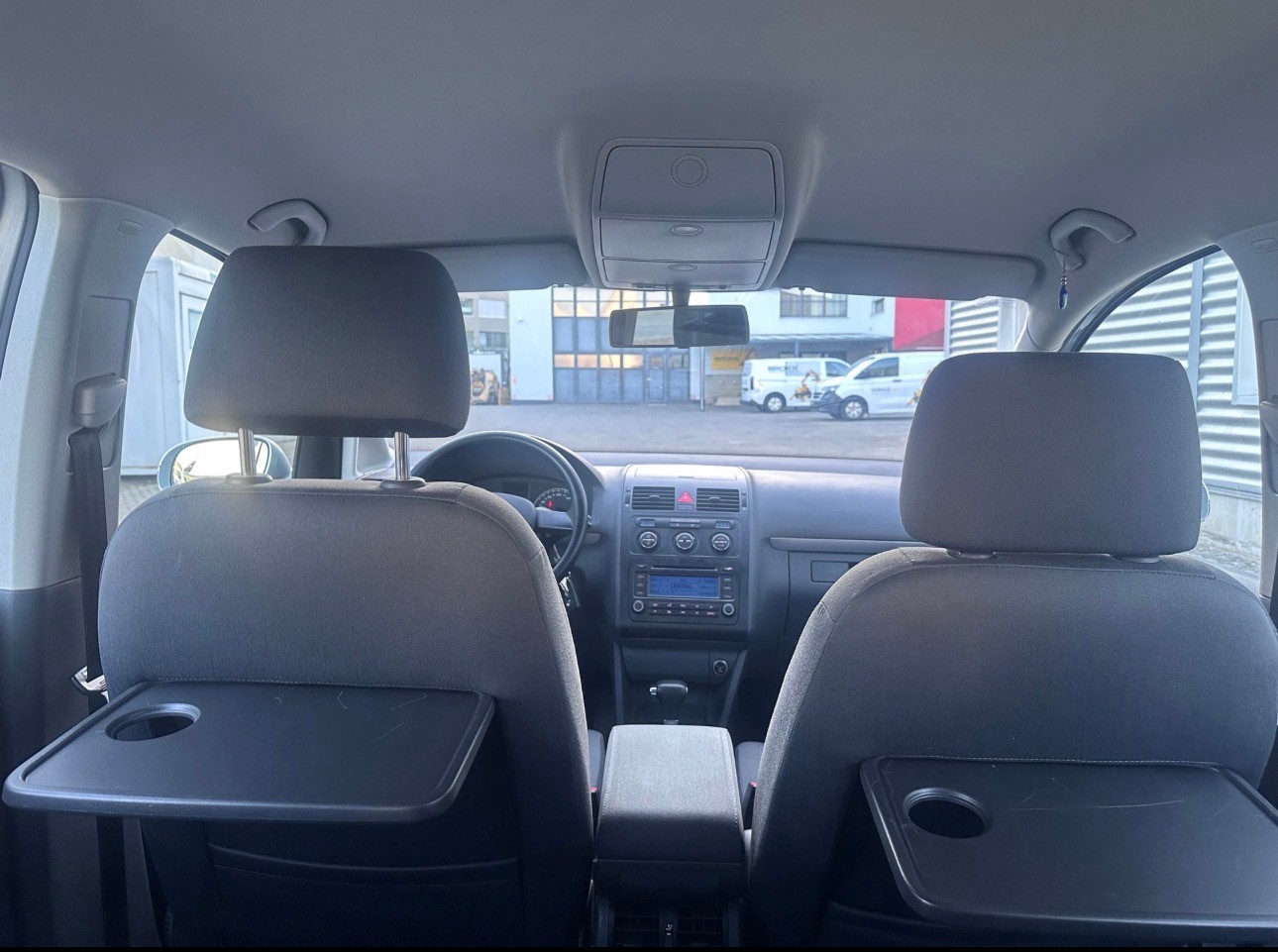VW Touran 2.0 TDI Highline, Automat, Frisch ab MFK, aus 1ster Hand, 8Fach Komplett Räder-image-13