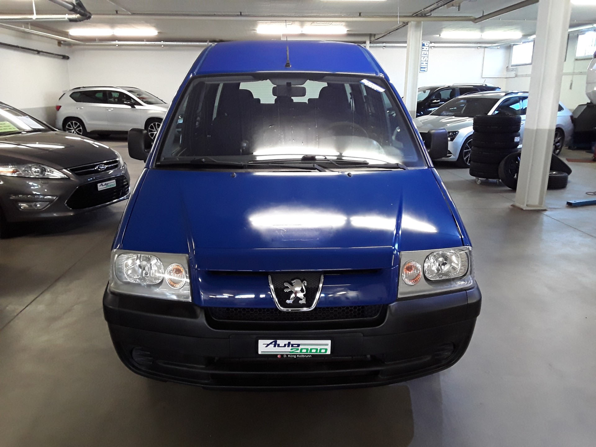 PEUGEOT Expert 2.0 220 C Confort Swiss P.-image-4