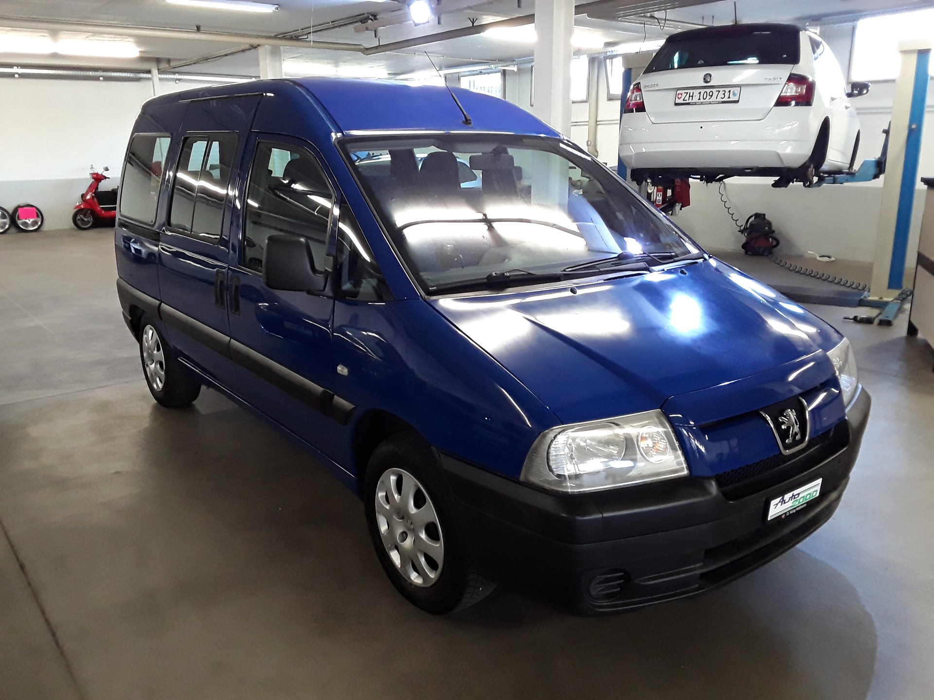 PEUGEOT Expert 2.0 220 C Confort Swiss P.-image-3