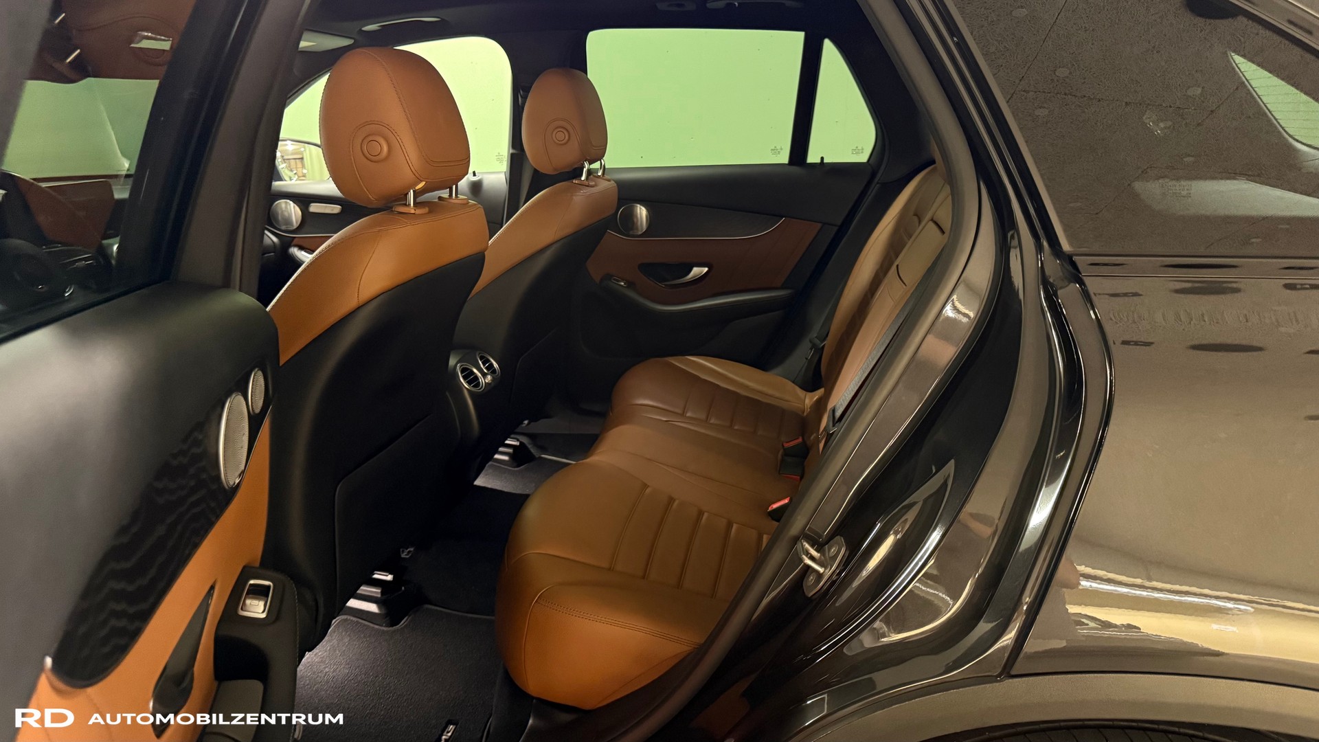 MERCEDES-BENZ GLC 300 d AMG Line 4Matic 9G-Tronic-image-14