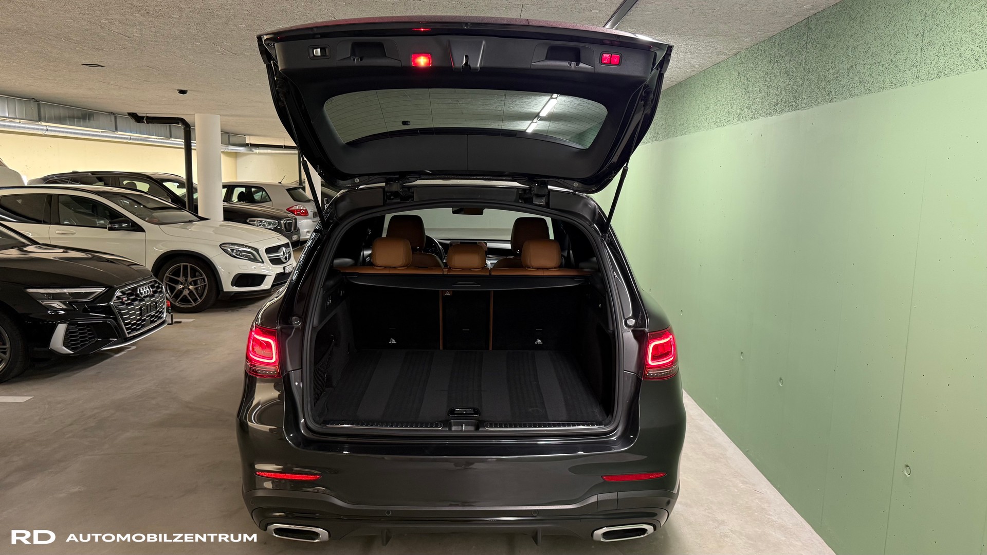 MERCEDES-BENZ GLC 300 d AMG Line 4Matic 9G-Tronic-image-6