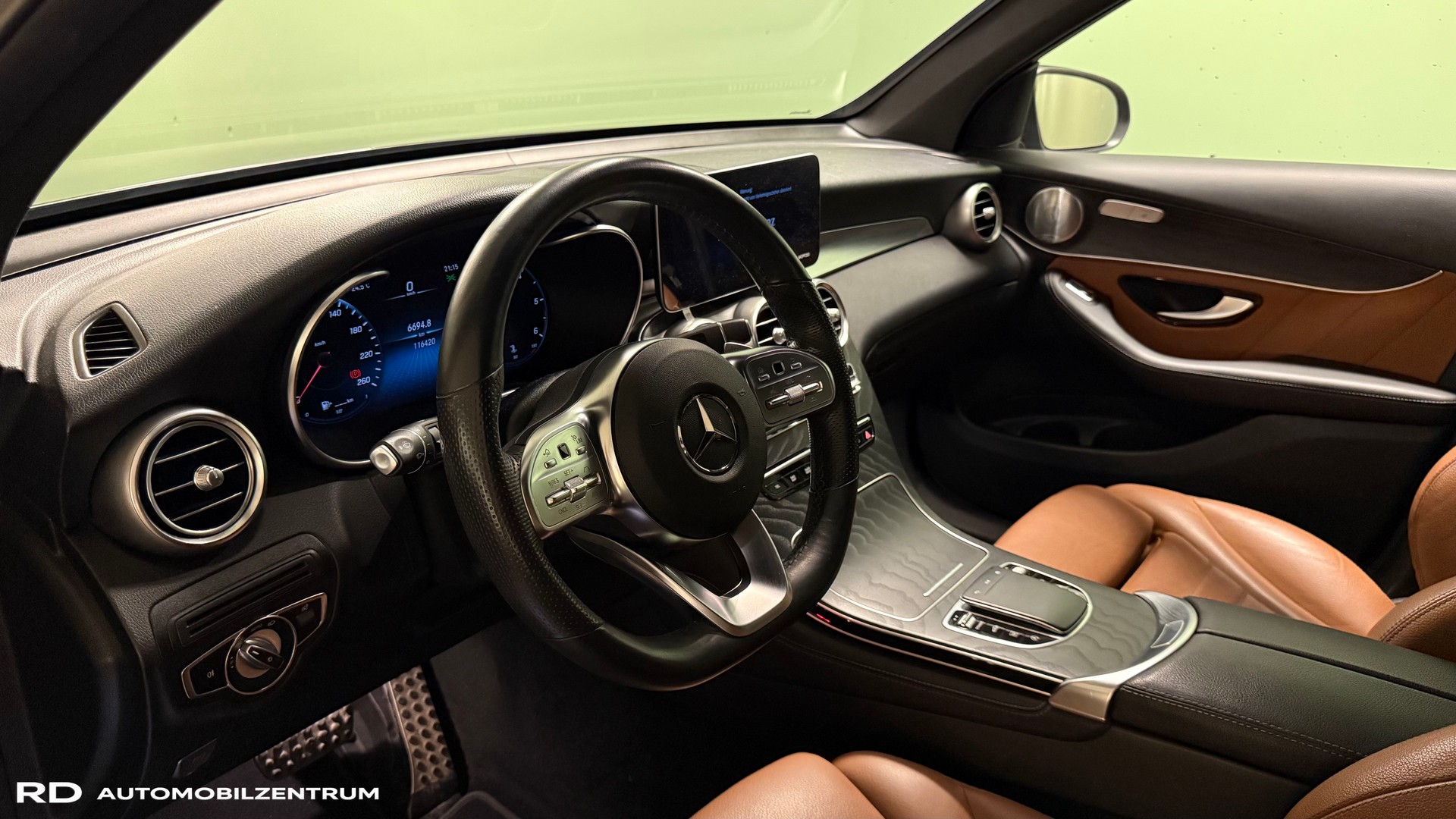 MERCEDES-BENZ GLC 300 d AMG Line 4Matic 9G-Tronic-image-8