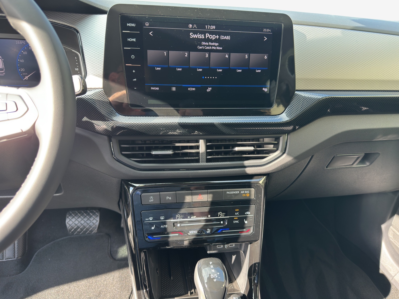 VW T-Cross 1.0 TSI EVO Life DSG-image-10