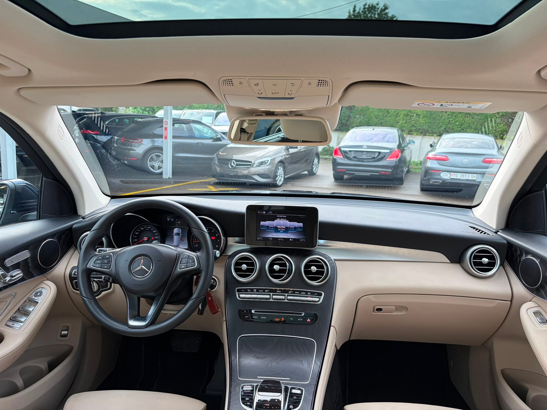 MERCEDES-BENZ GLC 250 Exclusive 4Matic 9G-Tronic-image-9
