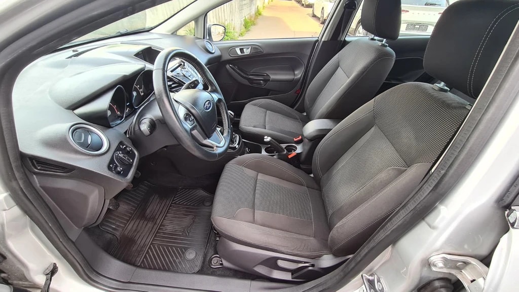 FORD Fiesta 1.0 SCTi Titanium ** Tempomat ** Parc Distance Control V+H ** Frisch Ab MFK & Service **-image-9