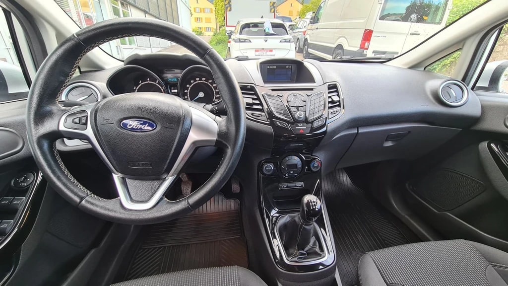 FORD Fiesta 1.0 SCTi Titanium ** Tempomat ** Parc Distance Control V+H ** Frisch Ab MFK & Service **-image-8