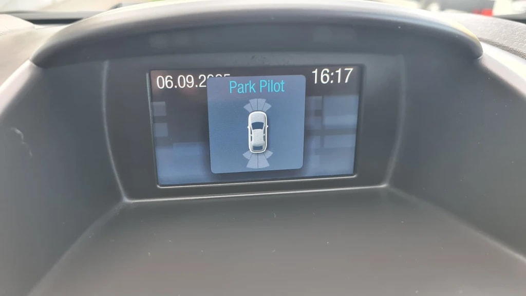 FORD Fiesta 1.0 SCTi Titanium ** Tempomat ** Parc Distance Control V+H ** Frisch Ab MFK & Service **-image-7