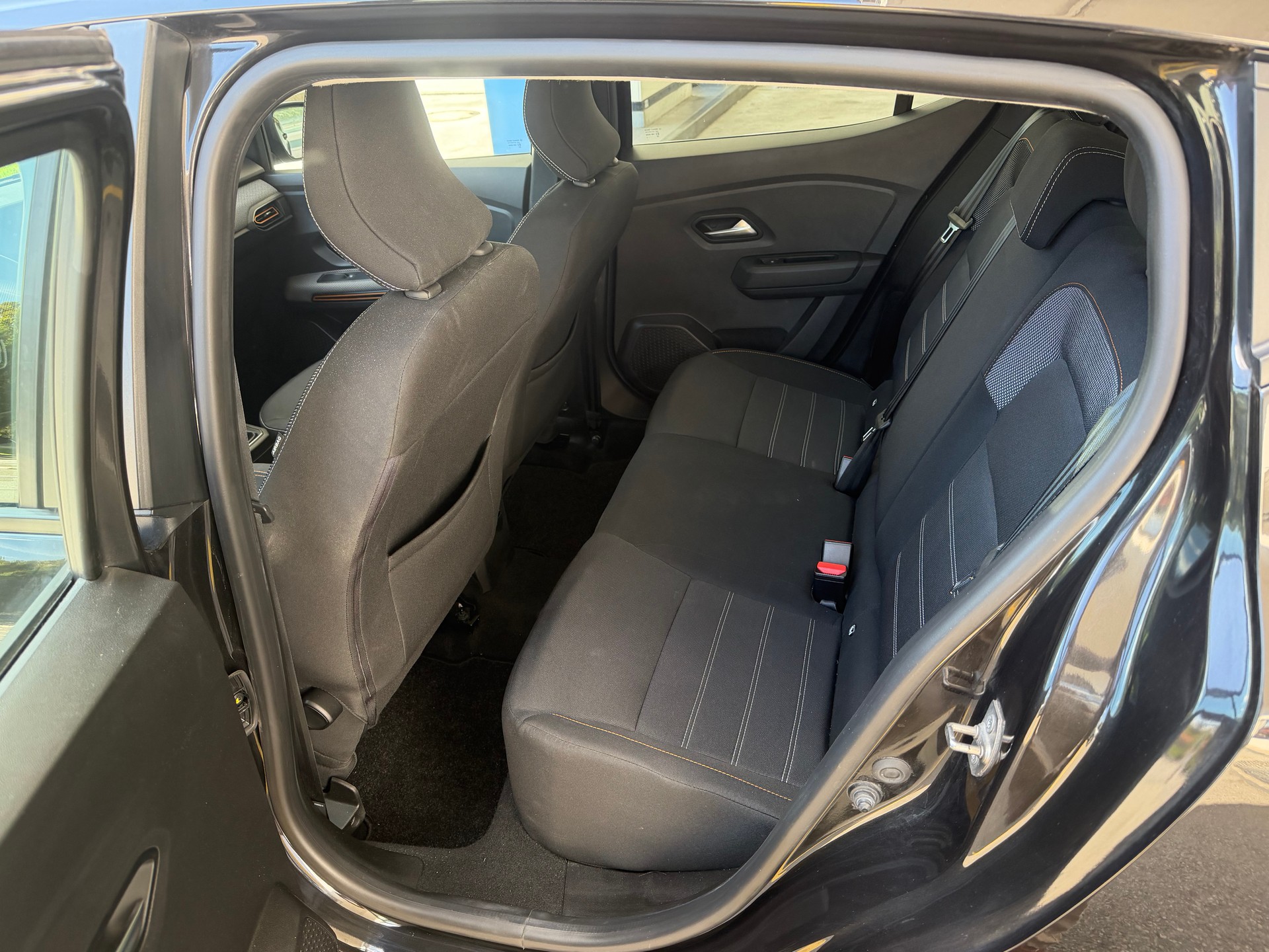 DACIA Sandero Stepway TCe 90 Comfort CVT-image-6
