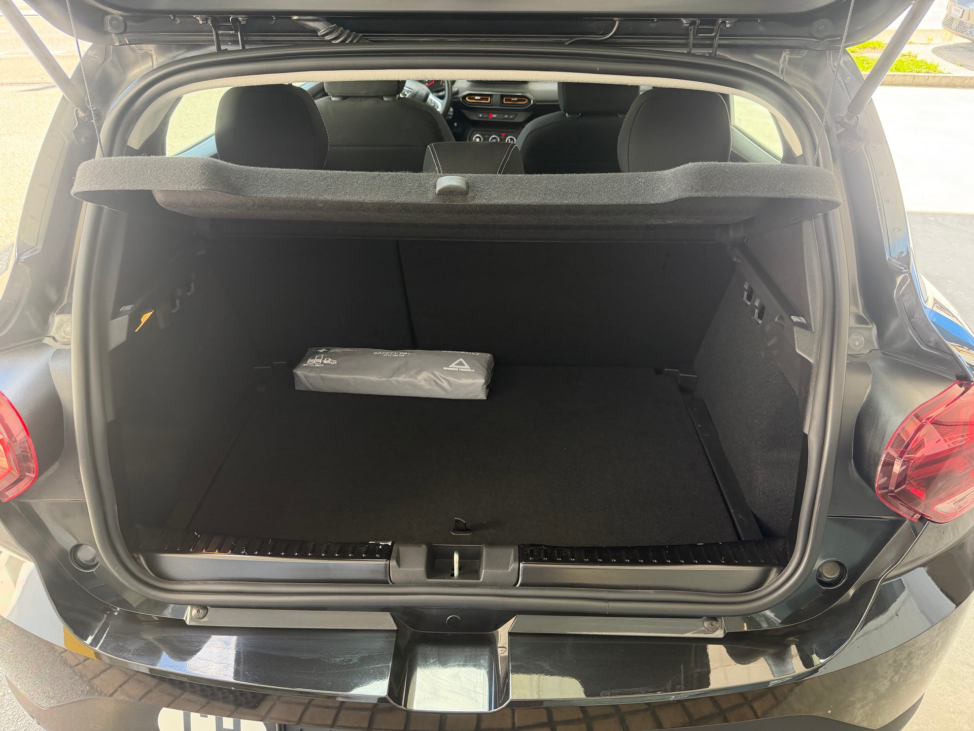 DACIA Sandero Stepway TCe 90 Comfort CVT-image-7