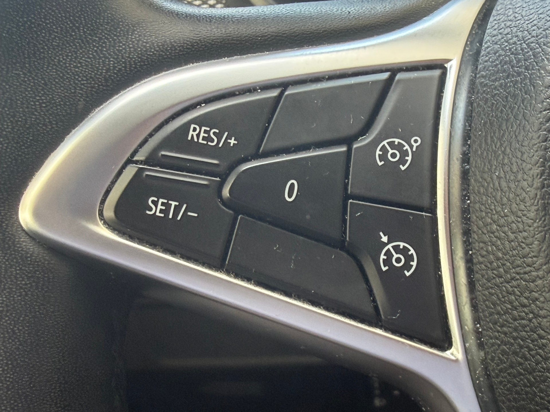 DACIA Sandero Stepway TCe 90 Comfort CVT-image-13