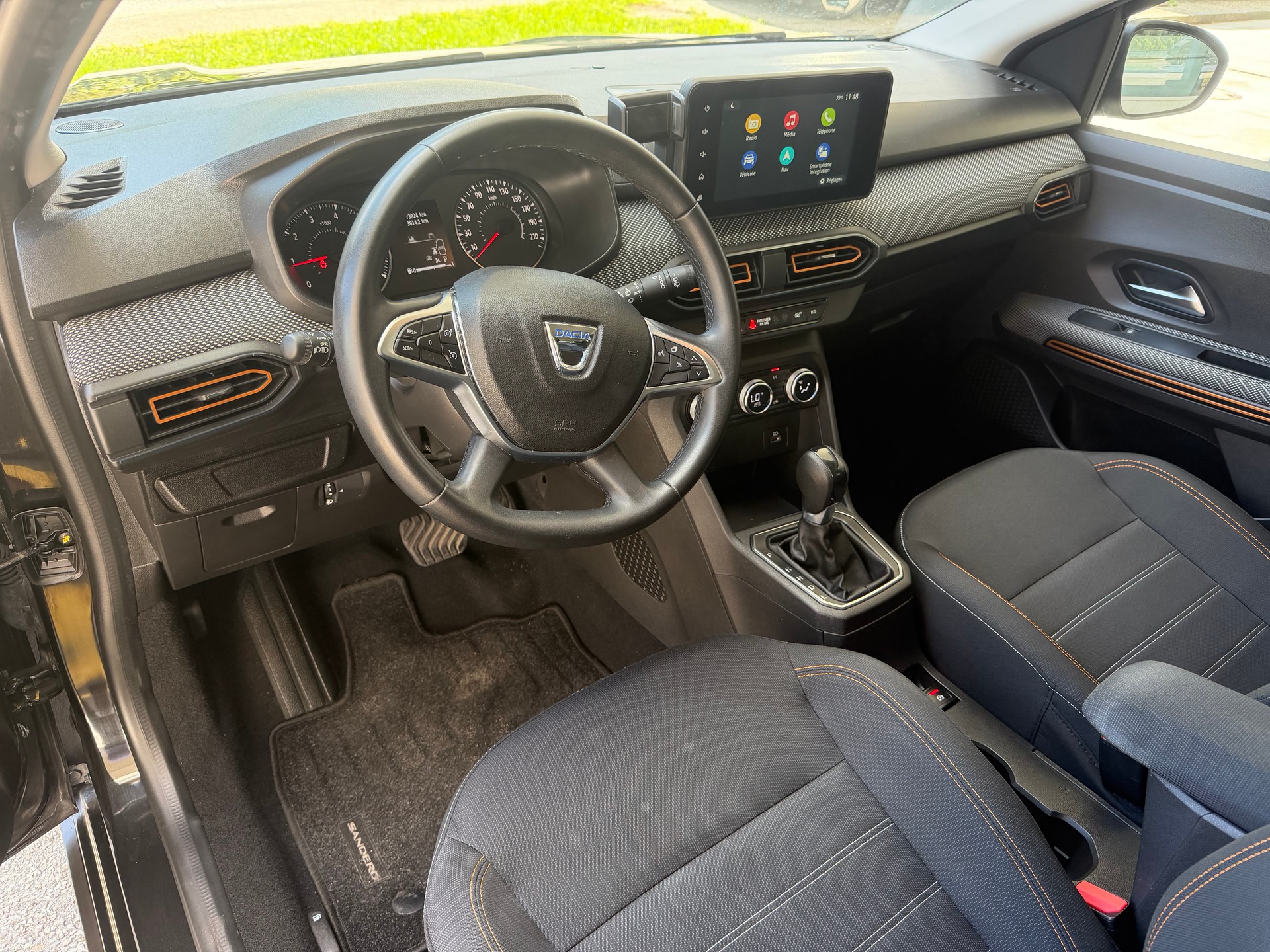 DACIA Sandero Stepway TCe 90 Comfort CVT-image-5