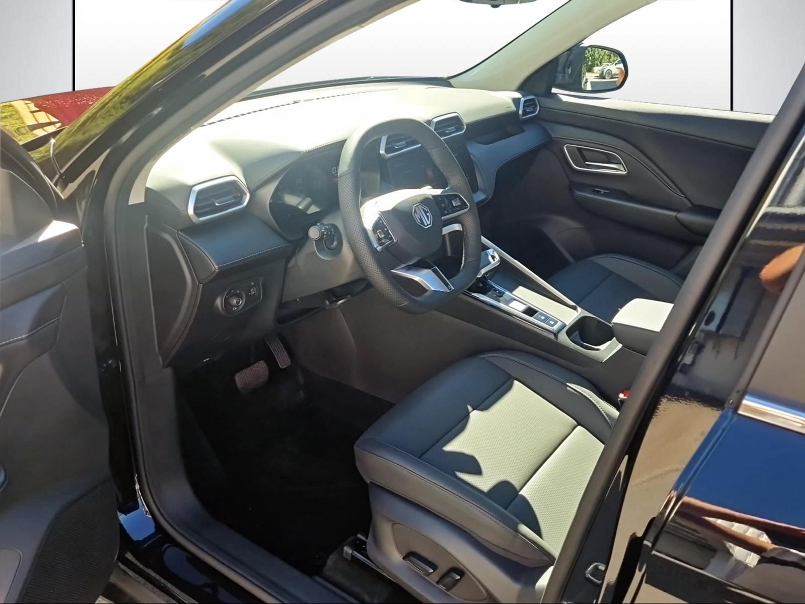 MG ZS 1.5 Hybrid+ Luxury-image-5