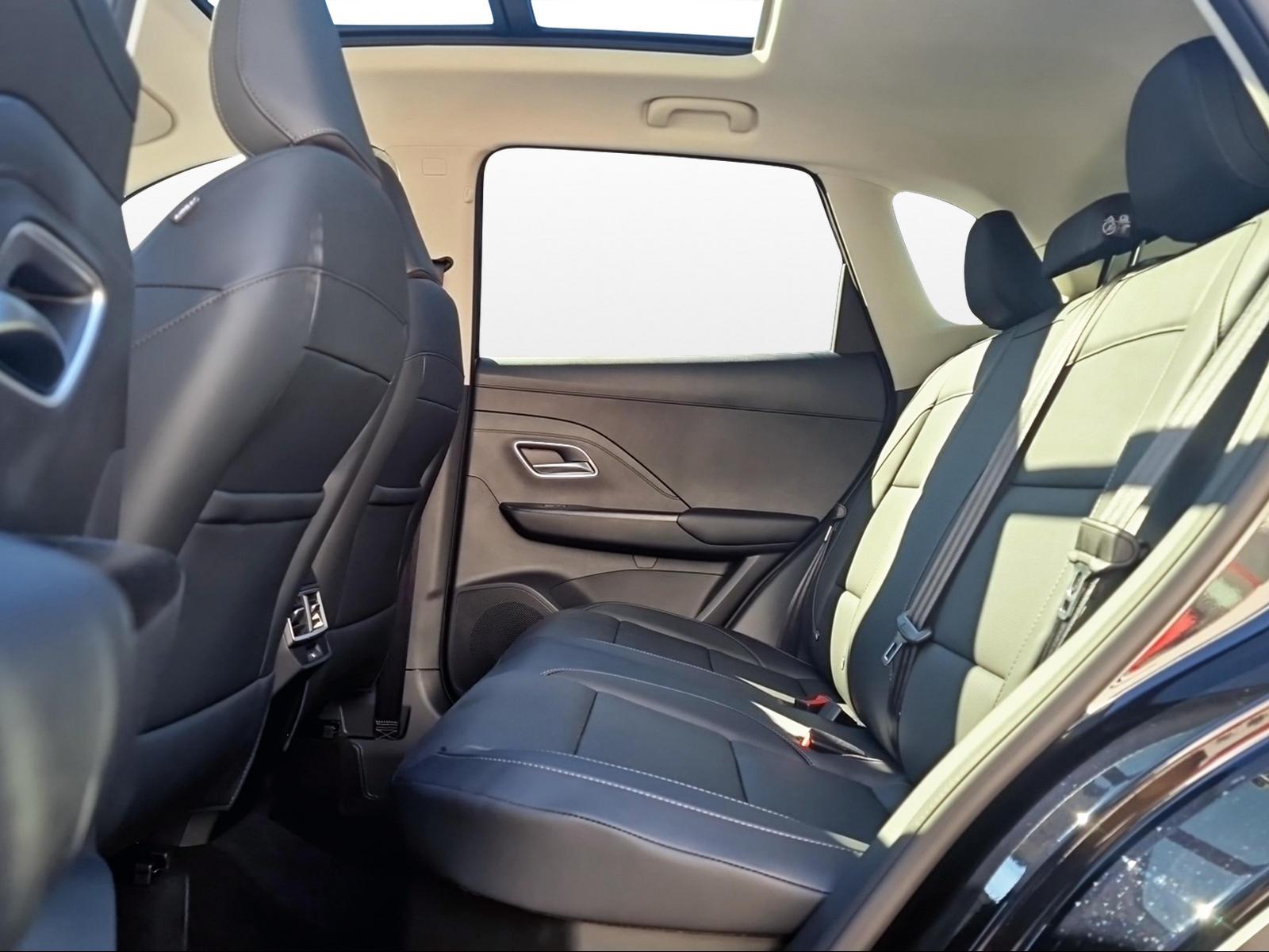 MG ZS 1.5 Hybrid+ Luxury-image-12