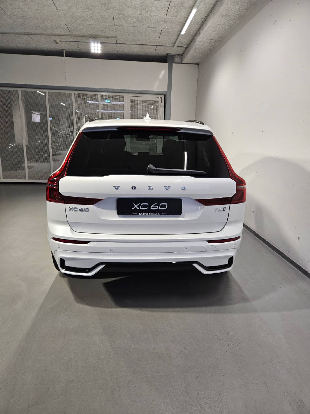 VOLVO XC60 2.0 T6 TE Plus Dark eAWD-image-17