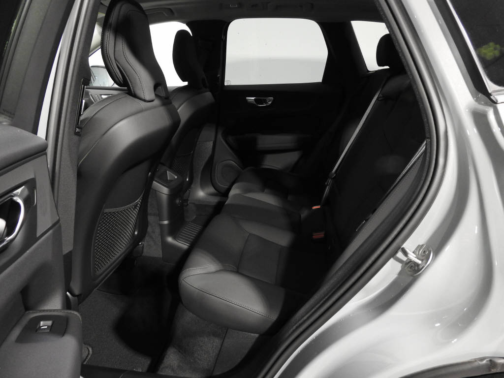 VOLVO XC60 2.0 T6 TE Plus Dark eAWD-image-0